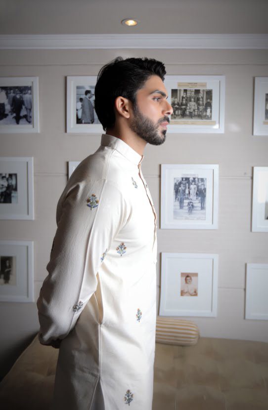 Off-White Hand-Embroidered Cotton-Silk Kurta (2-Piece) - Image 3