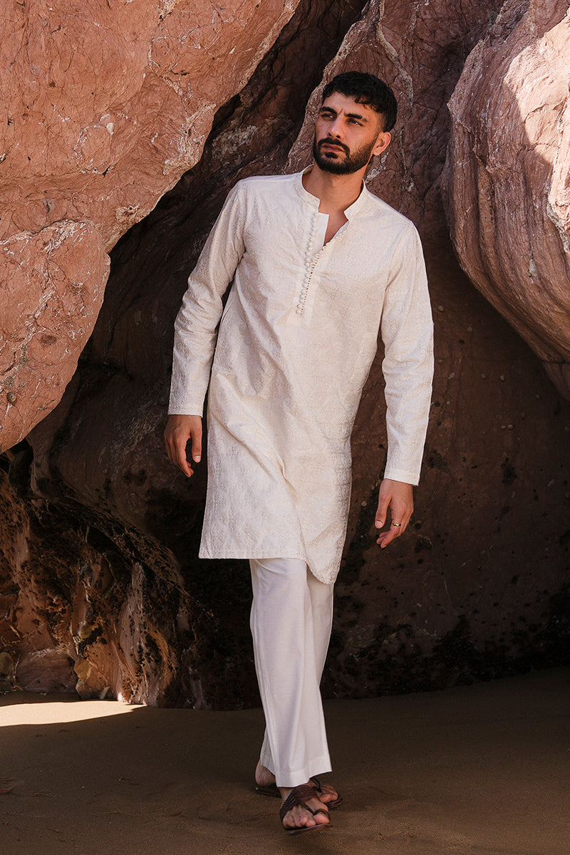 Ivory White Embroidered Cotton-Silk Kurta Pajama (2-Piece) - Image 5