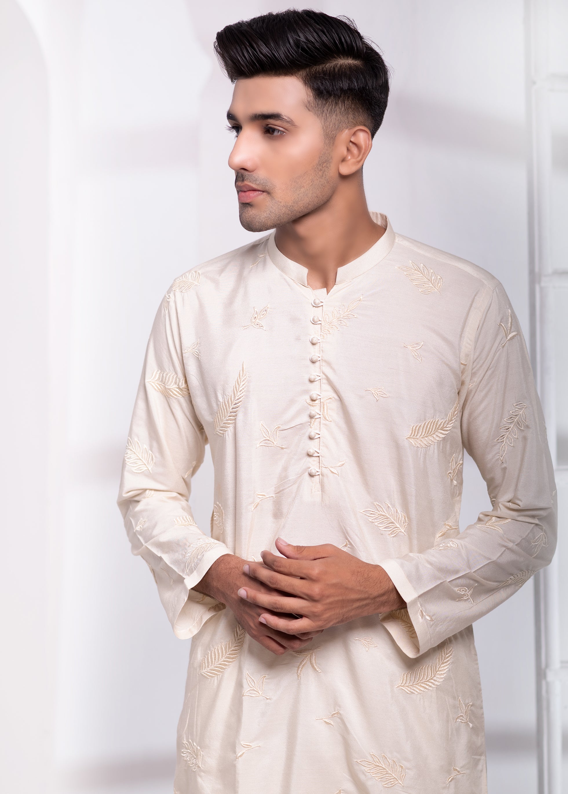 Off-White Embroidered Cotton-Silk Kurta Pajama (2-Piece) - Image 4