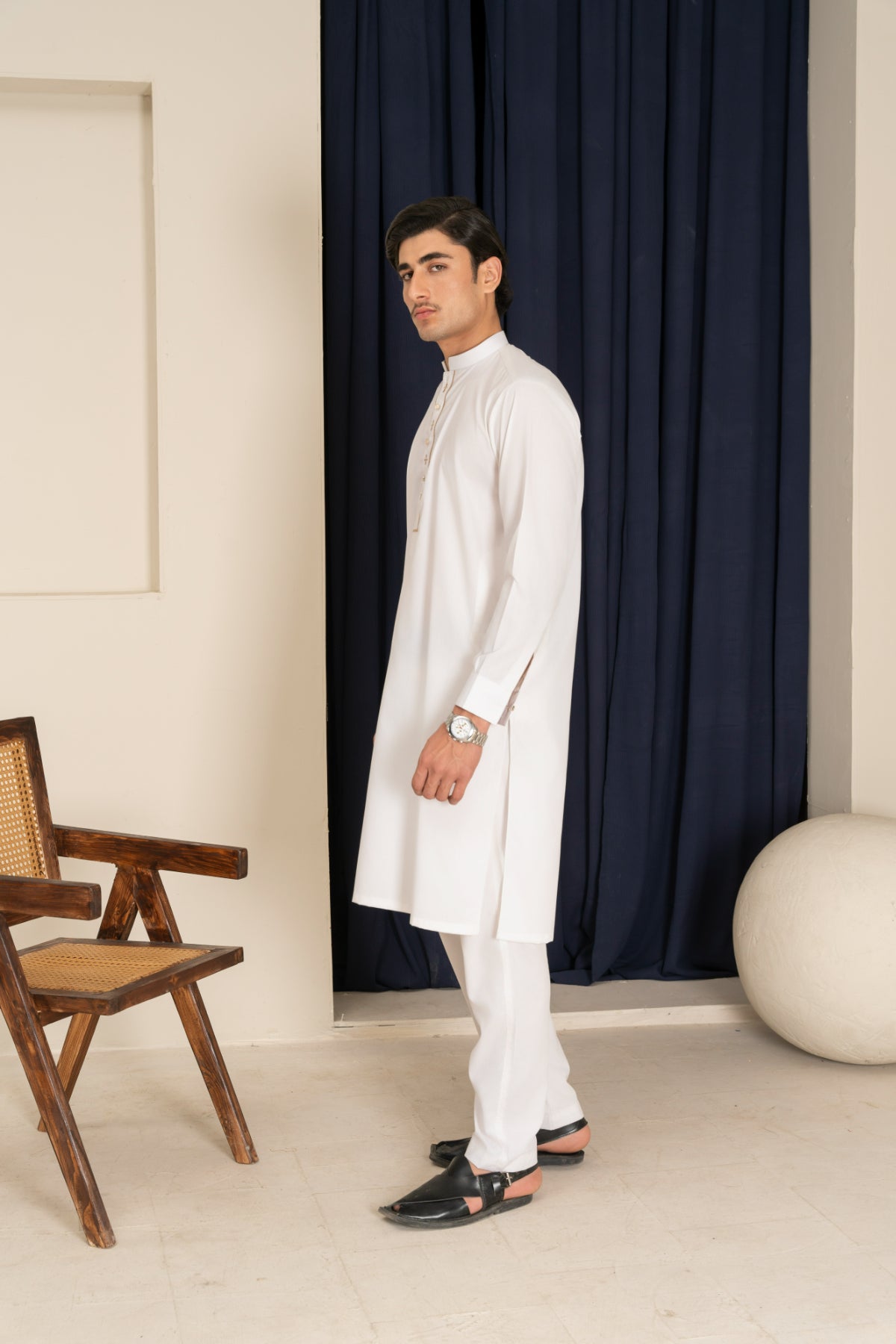 Cream Embroidered Blended Fabric Kurta Trouser Set (2-Piece) - Image 4