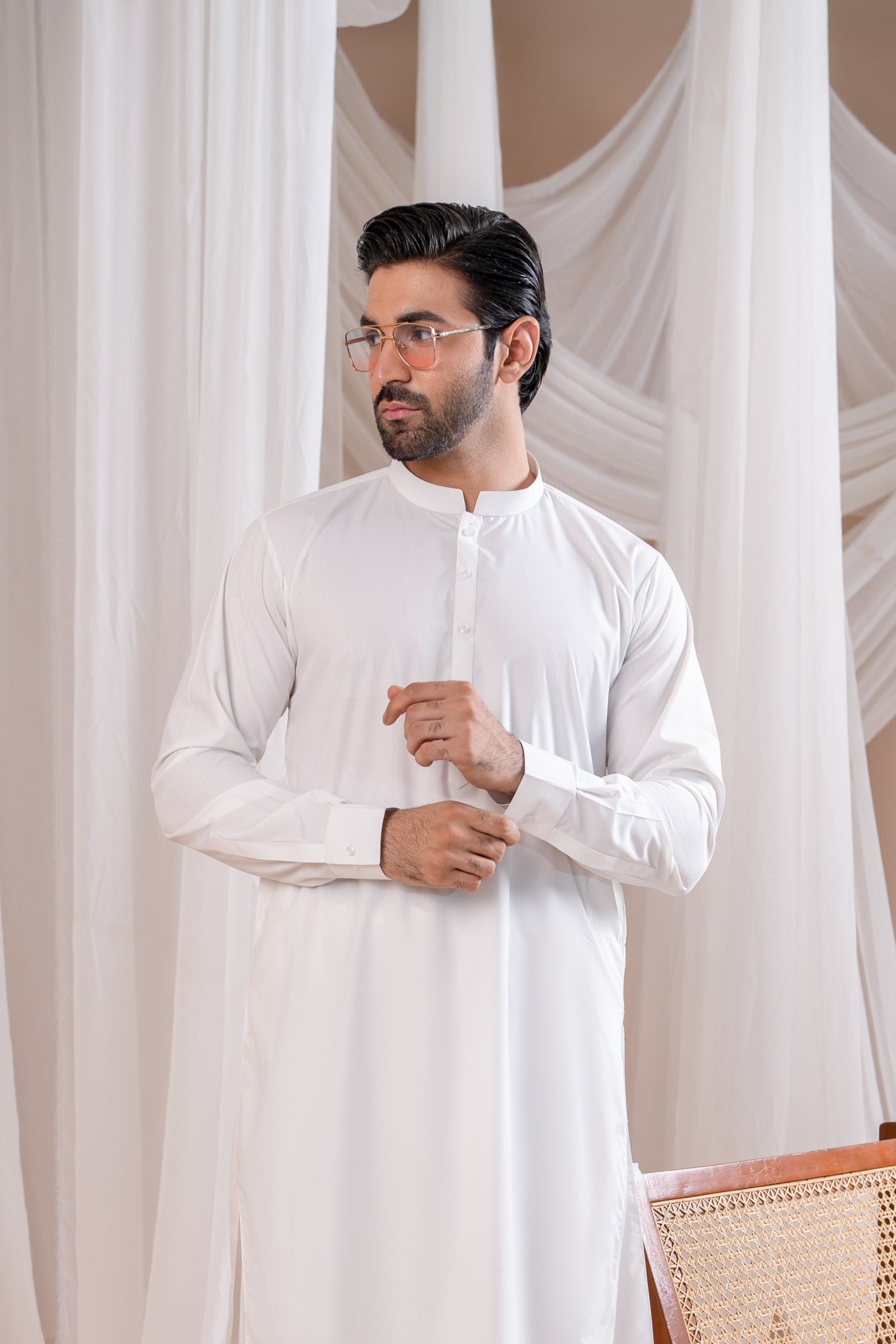 Off White Plain Cotton-Blend Kurta Pajama (2-Piece) - Image 2