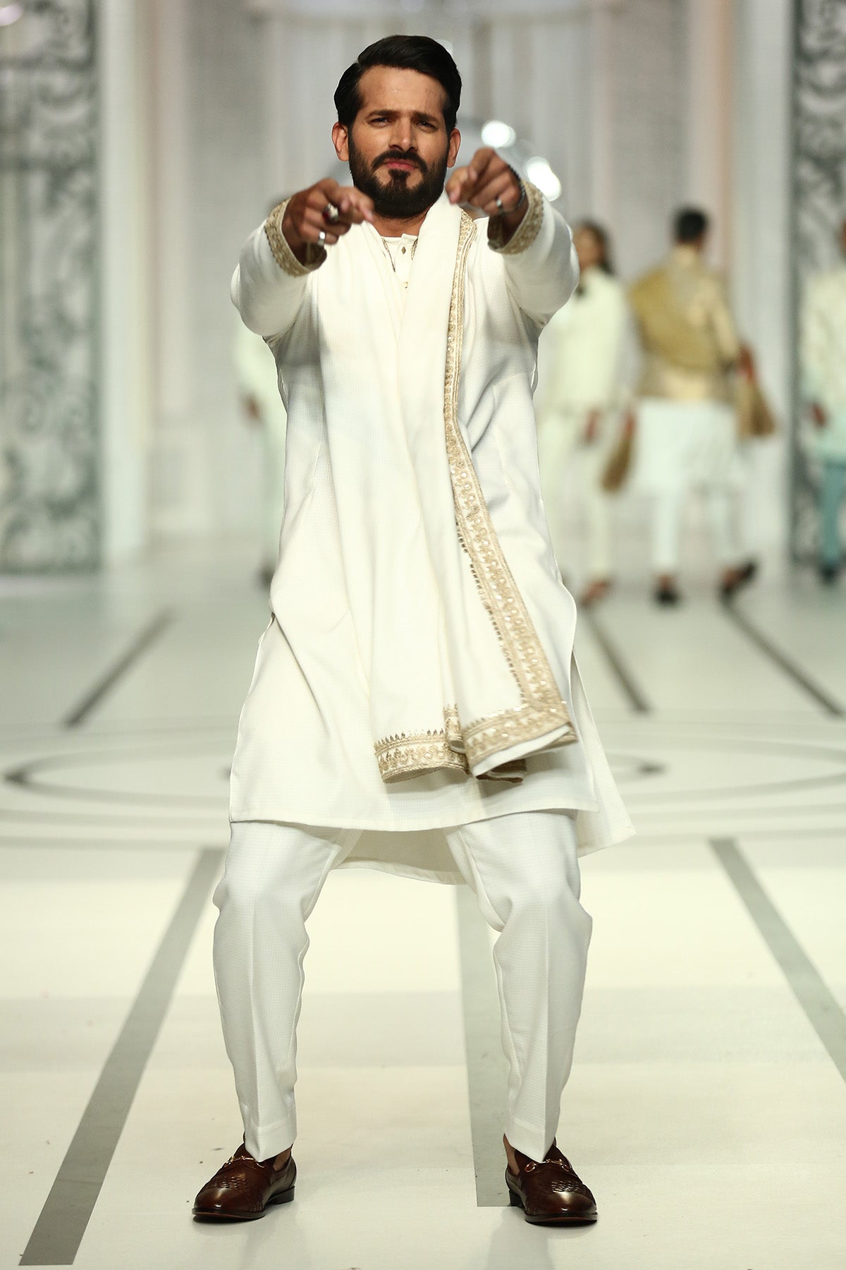 Ivory Embroidered Cotton-Silk Kurta Pajama (3-Piece) - Image 1