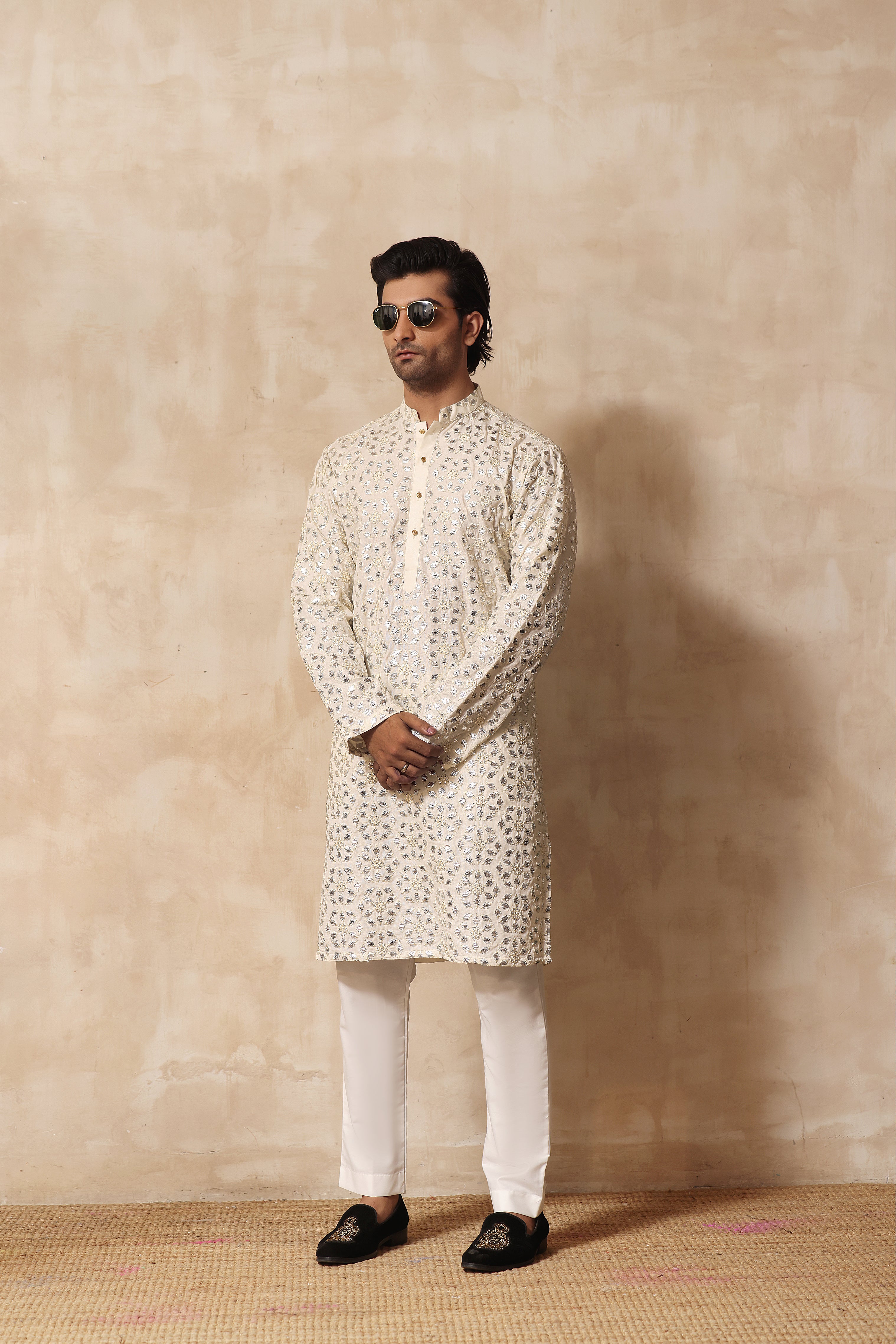 Off White Resham & Mirror Embroidered Cotton Silk Kurta Pajama (2-Piece) - Image 2