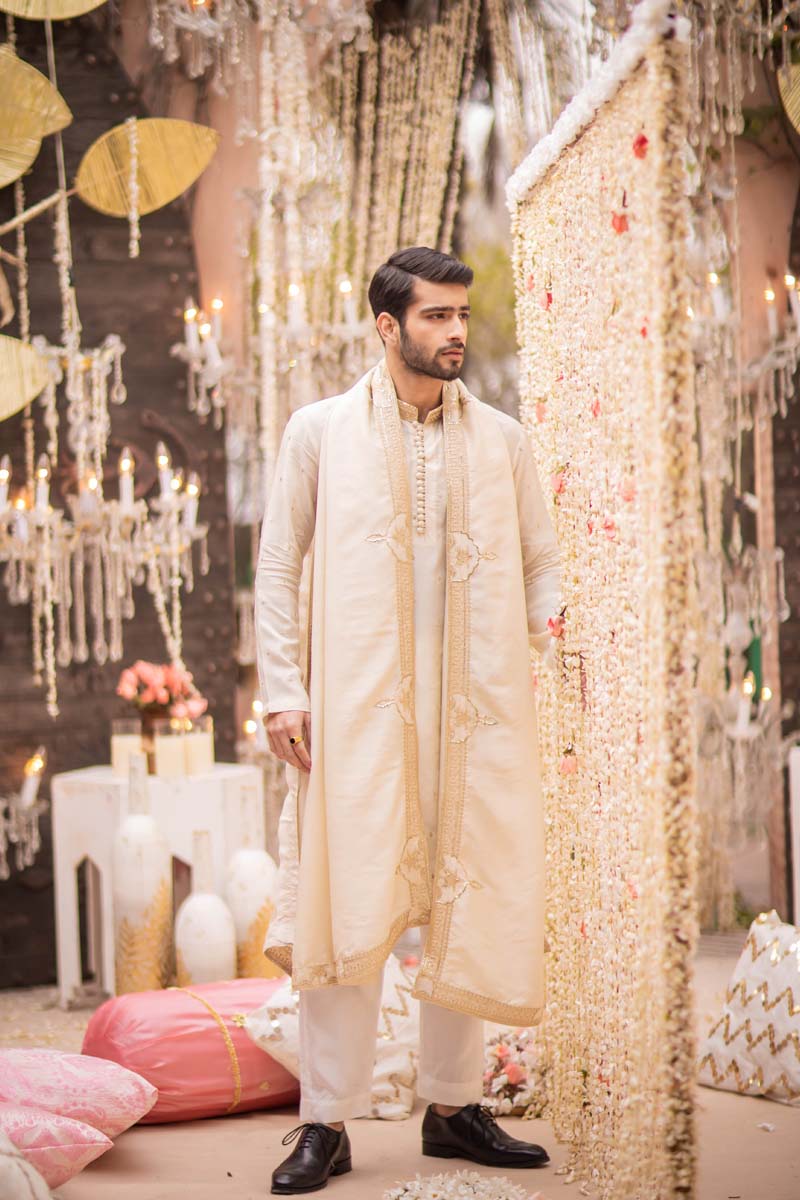 Off-White Embroidered Raw Silk Kurta Set (3-Piece) - Image 12