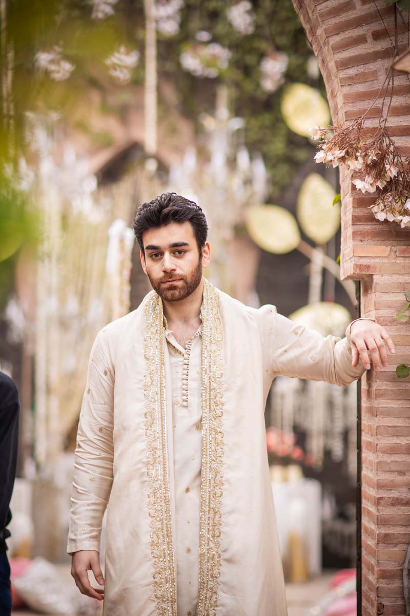 Off-White Embroidered Raw Silk Kurta Set (3-Piece) - Image 6