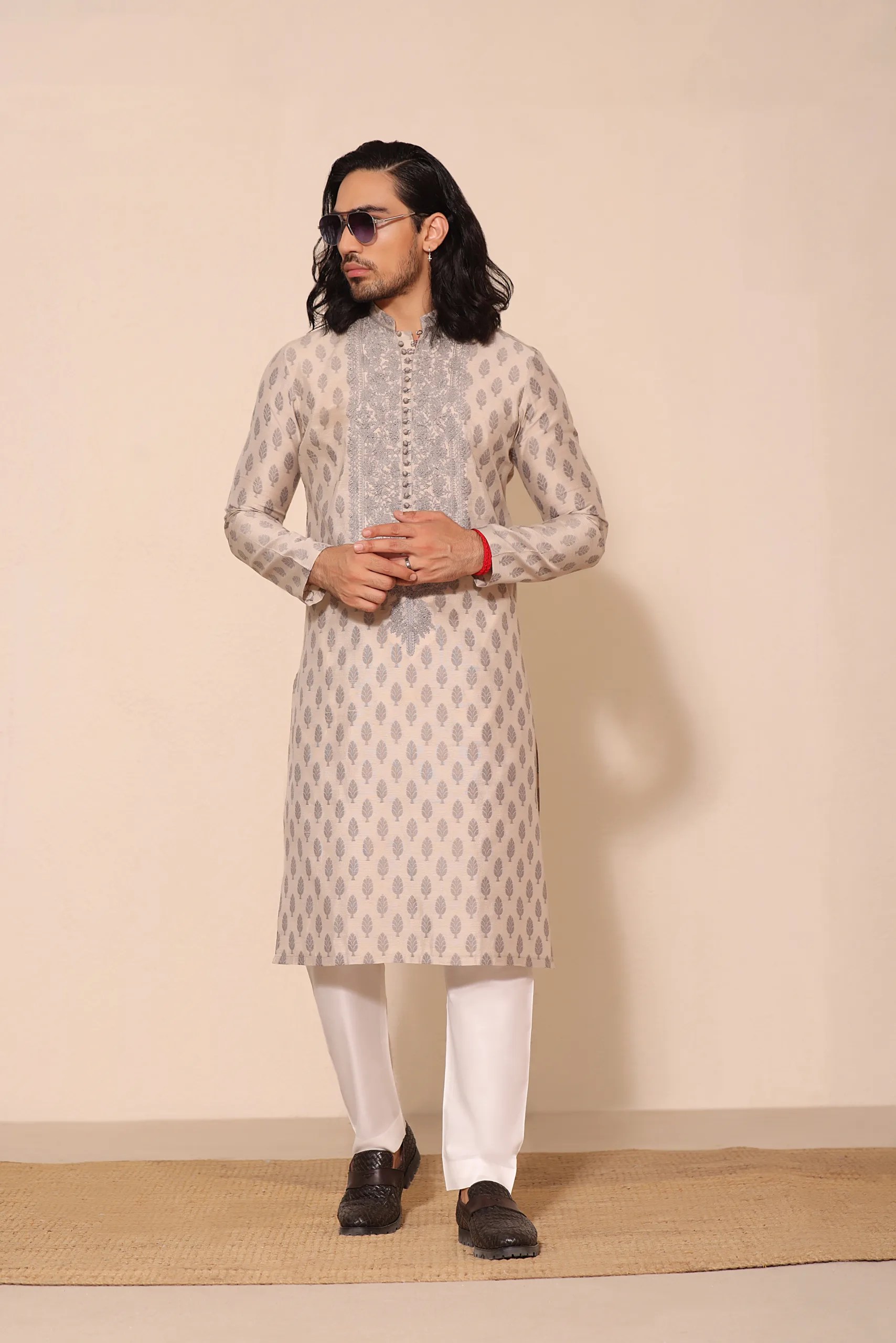 Antique White Embroidered Silk-Blend Kurta (2-Piece) - Image 3