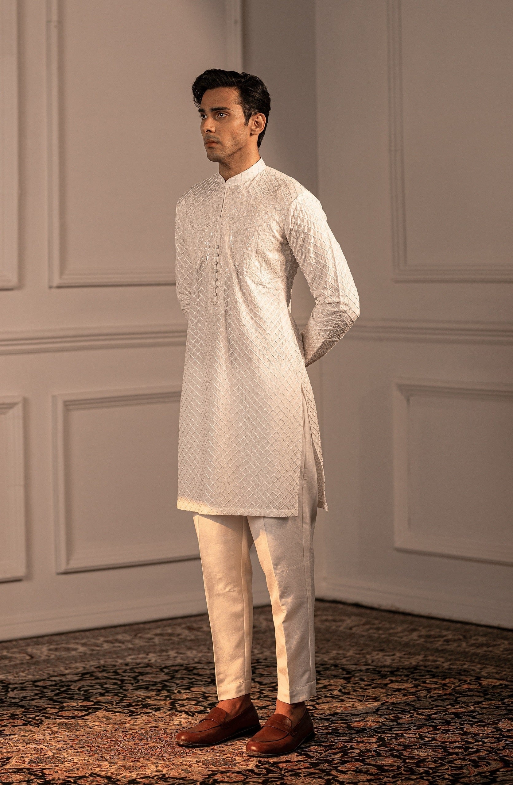Ivory White Embroidered Silk Kurta Set (2-Piece) - Image 2