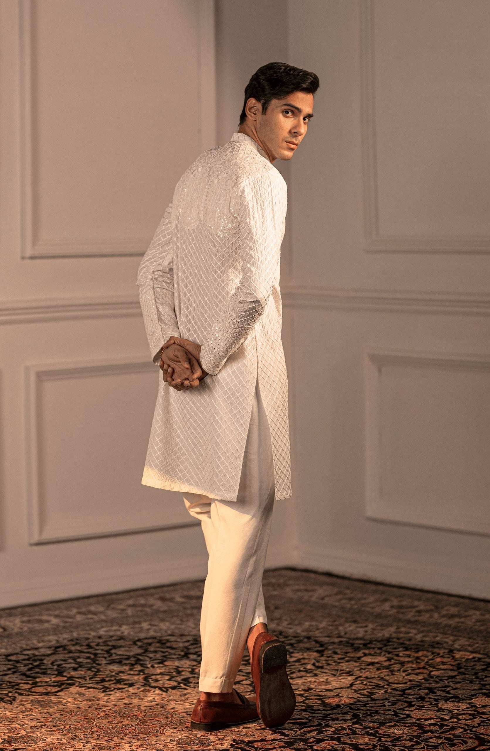 Ivory White Embroidered Silk Kurta Set (2-Piece) - Image 5