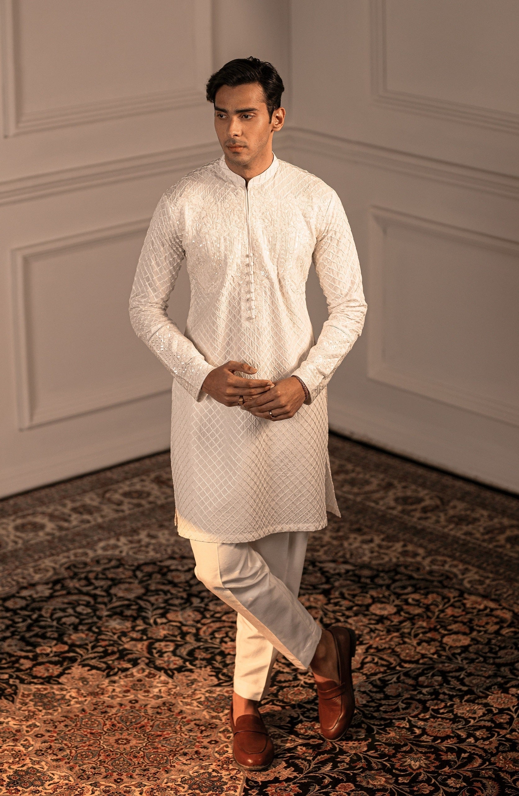 Ivory White Embroidered Silk Kurta Set (2-Piece) - Image 6