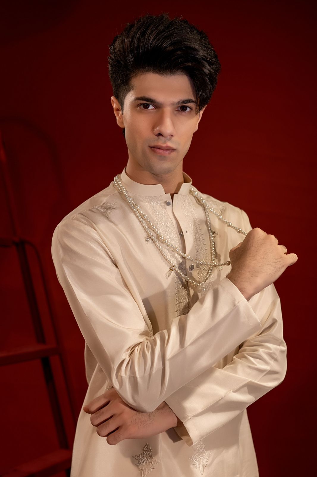 Off-White Embroidered Silk Kurta Pajama (2-Piece) - Image 1