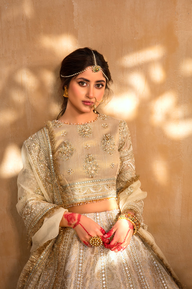 Pakistani Ivory Gotta Embroidered Jacquard Lehenga (3-Piece) - Image 3