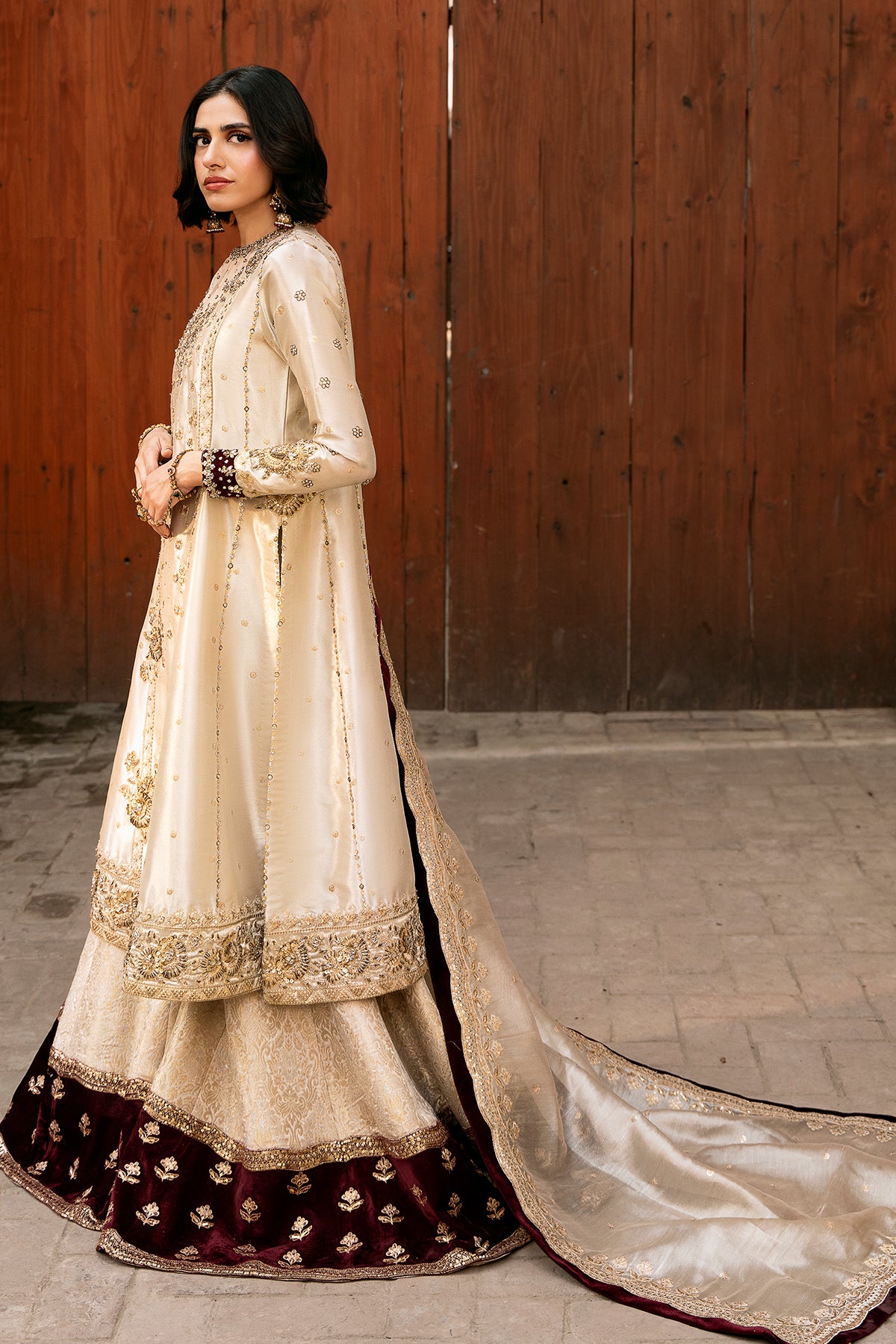 Pakistani Ivory Zardozi Masoori & Velvet Jamawar Lehenga (3-Piece) - Image 3