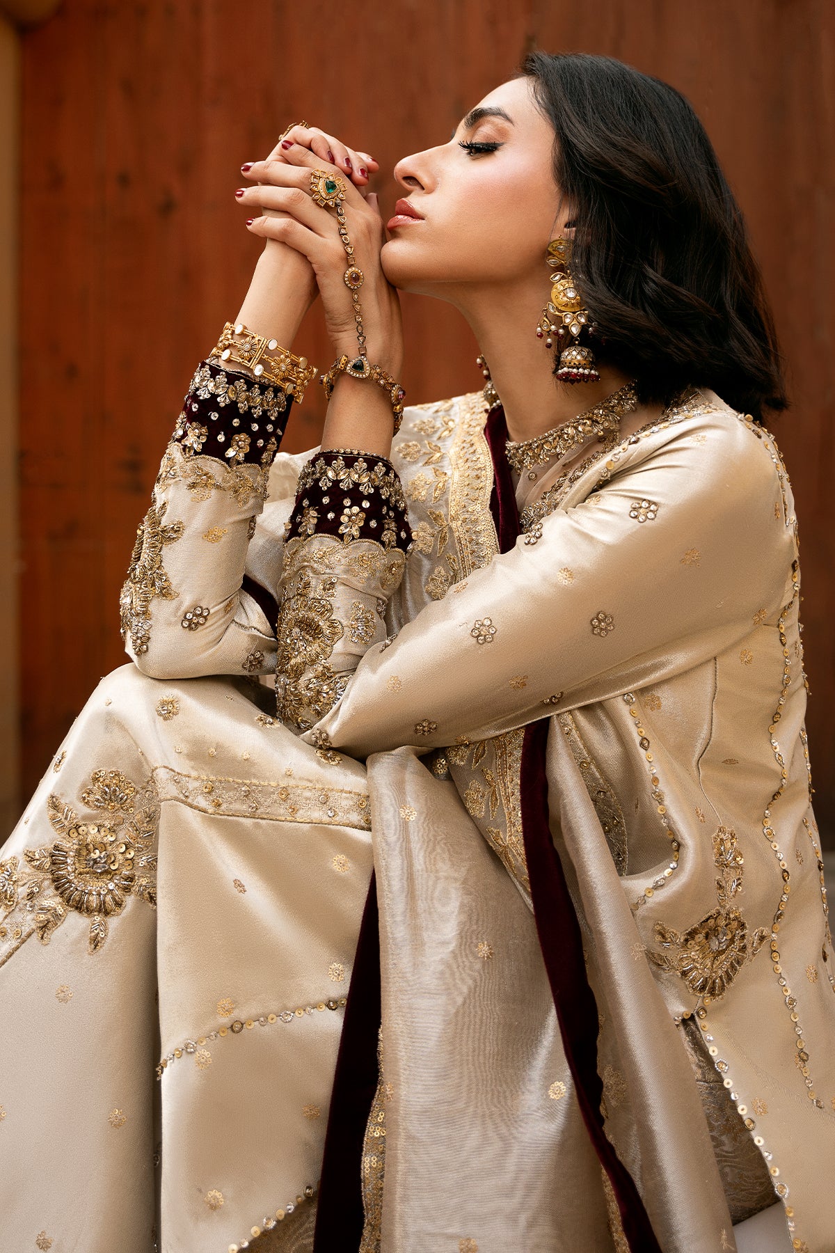 Pakistani Ivory Zardozi Masoori & Velvet Jamawar Lehenga (3-Piece) - Image 4
