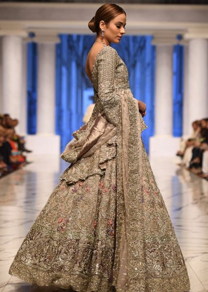 Pakistani Ivory Embellished Net Bridal Lehenga Set (3-Piece) - Image 4