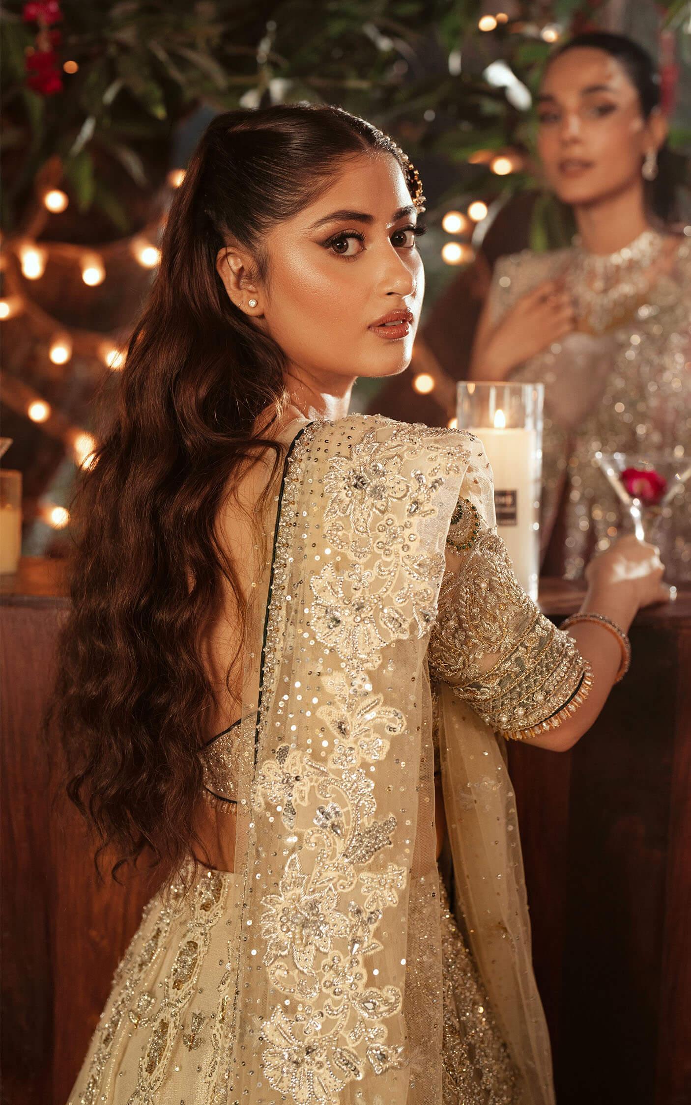 Off-White Embellished Net Lehenga (3-Piece) - Image 4