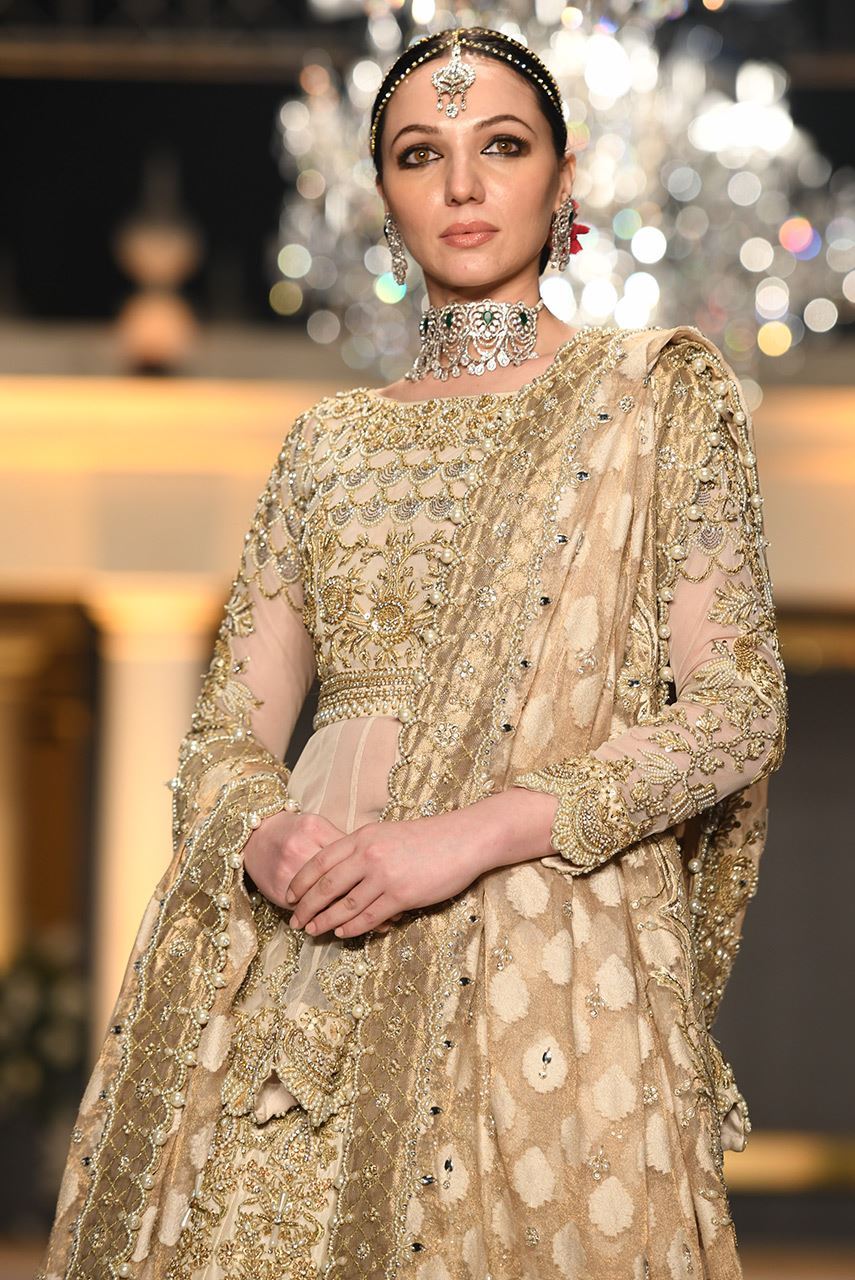 Antique White & Gold Handworked Meysori Organza Lehenga (3-Piece) - Image 3