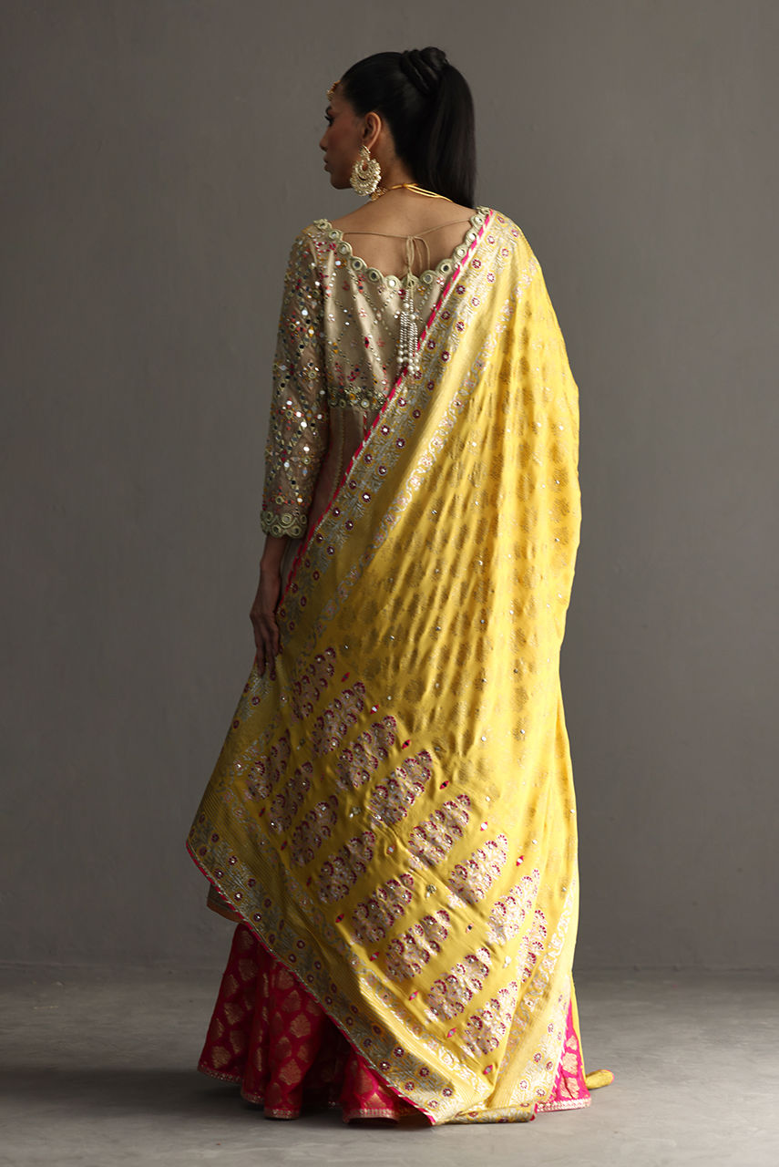 Pakistani Ivory Embroidered Organza Kalidaar Lehenga (3-Piece) - Image 4