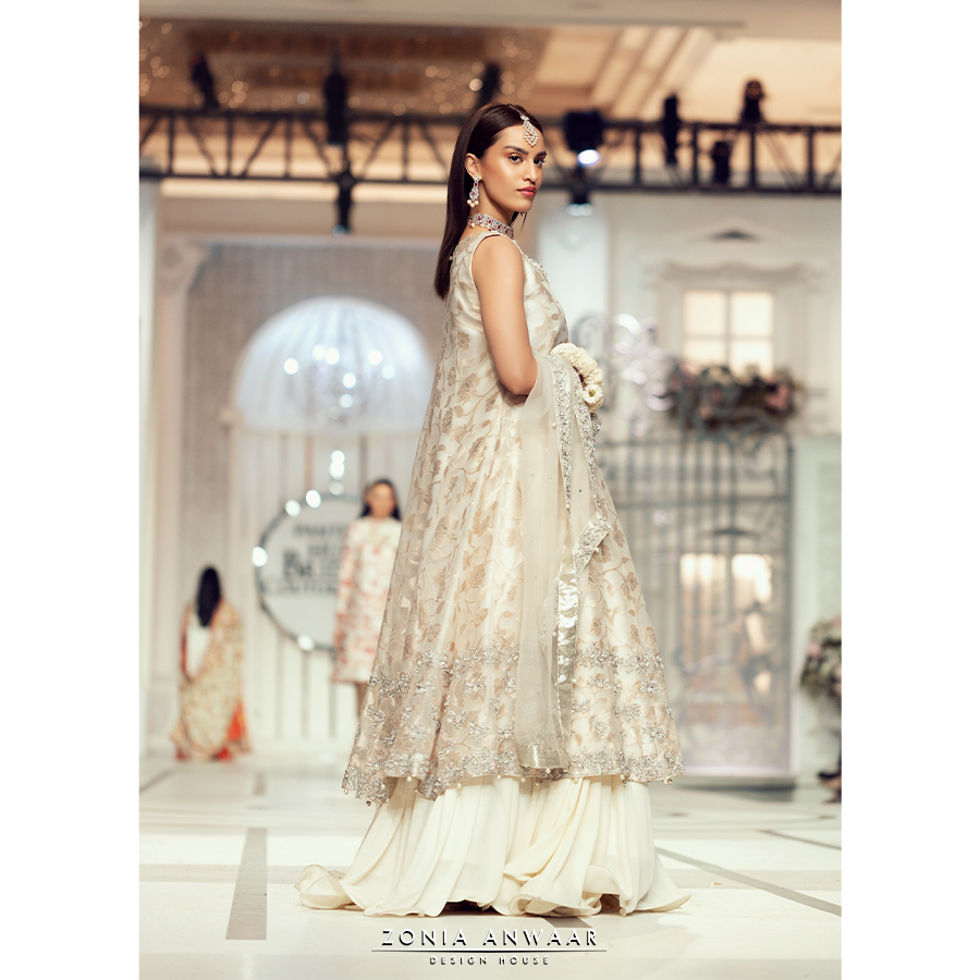 Ivory Embroidered Organza Jamawar Pishwas Lehenga (3-Piece) - Image 3