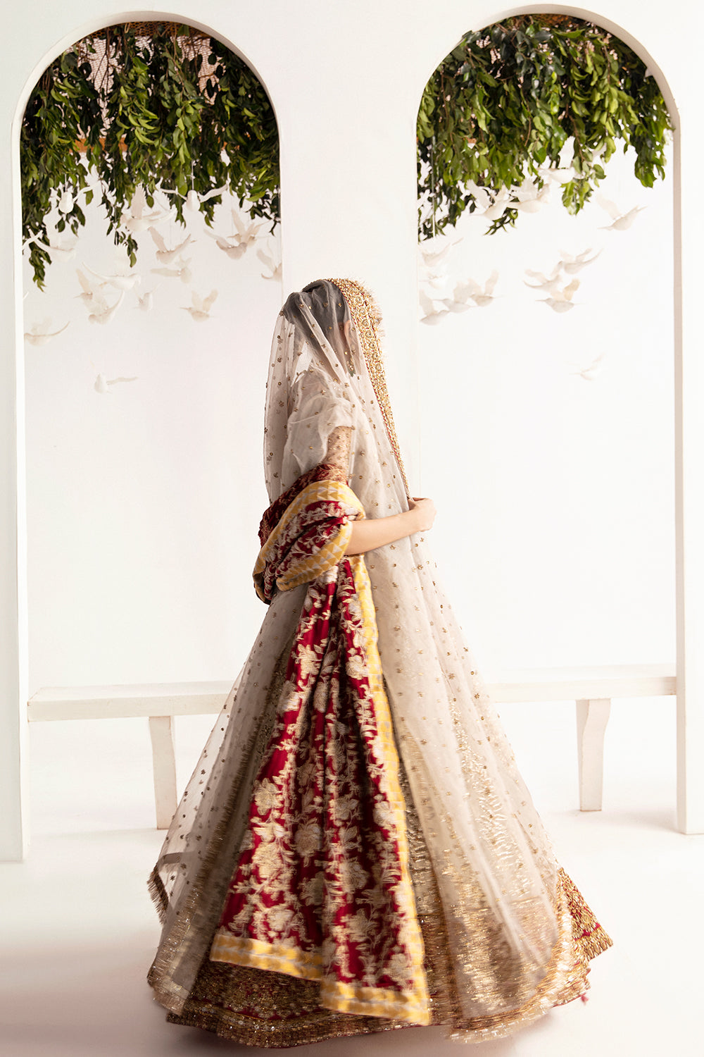 Pakistani Off-White Hand-Embellished Organza Lehenga Choli (3-Piece) - Image 3