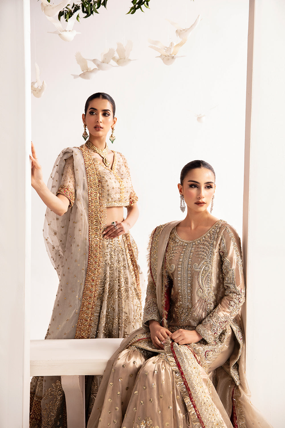 Pakistani Off-White Hand-Embellished Organza Lehenga Choli (3-Piece) - Image 7