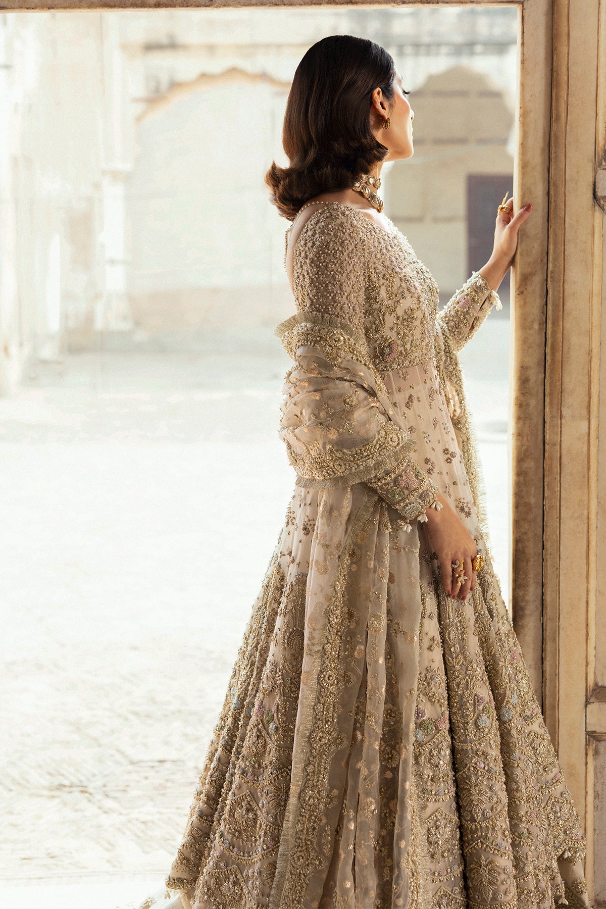 Pakistani Off-White Zardozi Resham Organza Lehenga (3-Piece) - Image 7