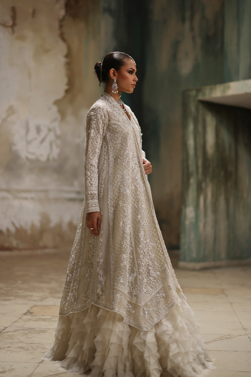 Pakistani Ivory Zardozi Organza High-Low Jacket Lehenga (3-Piece) - Image 3