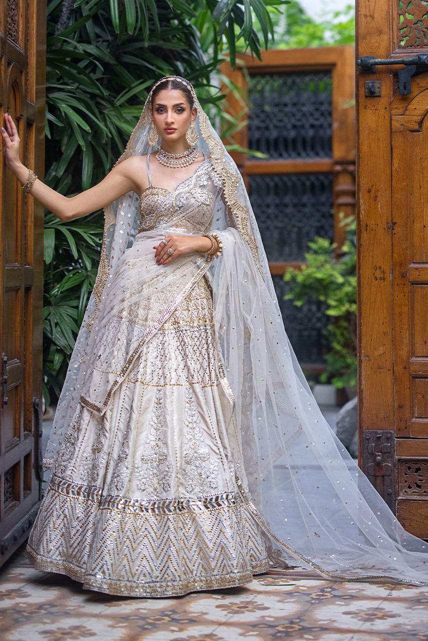 Ivory Zardozi Raw Silk Bridal Lehnga Choli (3-Piece) - Image 3