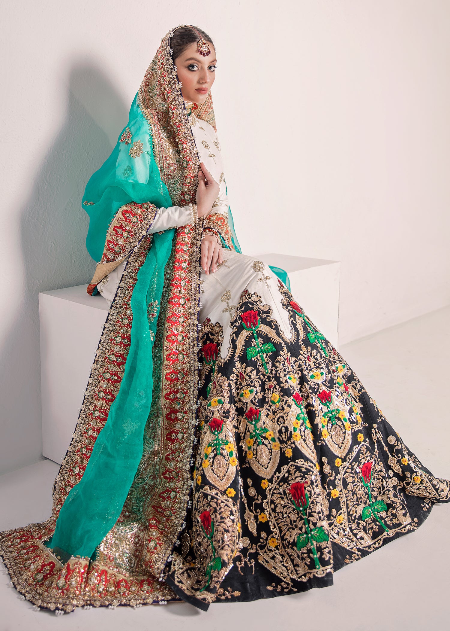 Ivory and Black Sequin Shimmer Lehenga (3-Piece) - Image 4