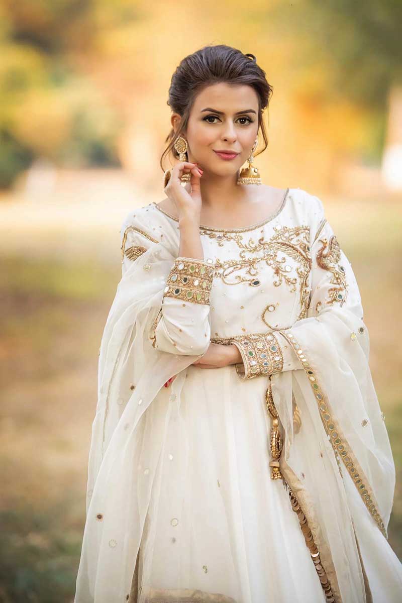 Pakistani Ivory Dabka Zari Organza Maxi (2-Piece) - Image 1