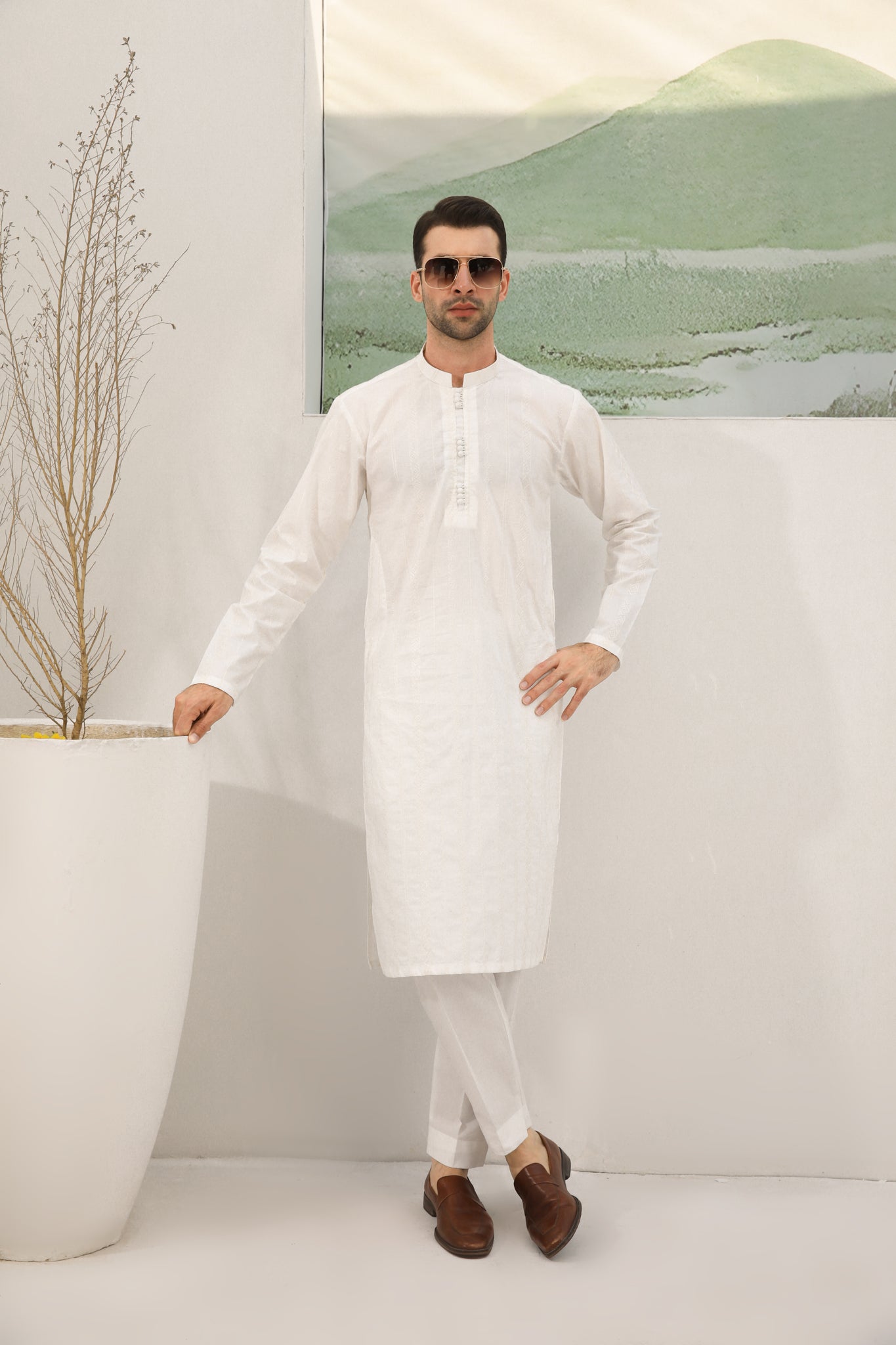 Off White Schiffli Embroidered Cotton Kurta Set (2-Piece) - Image 4