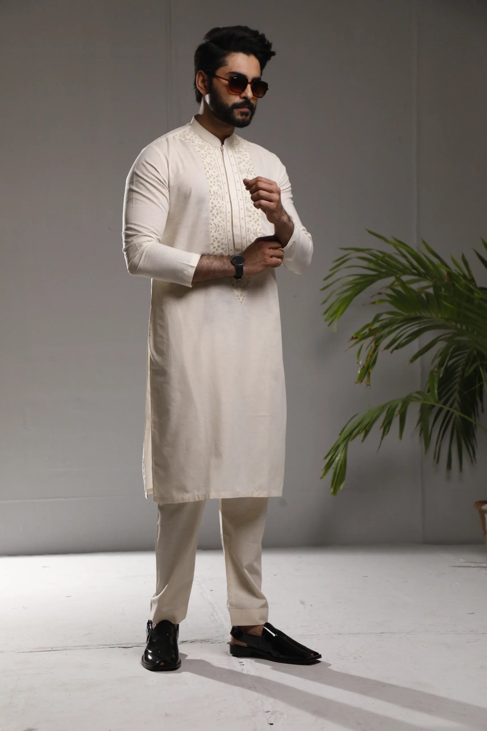 Ivory Embroidered Cotton-Silk Kurta (2-Piece) - Image 1