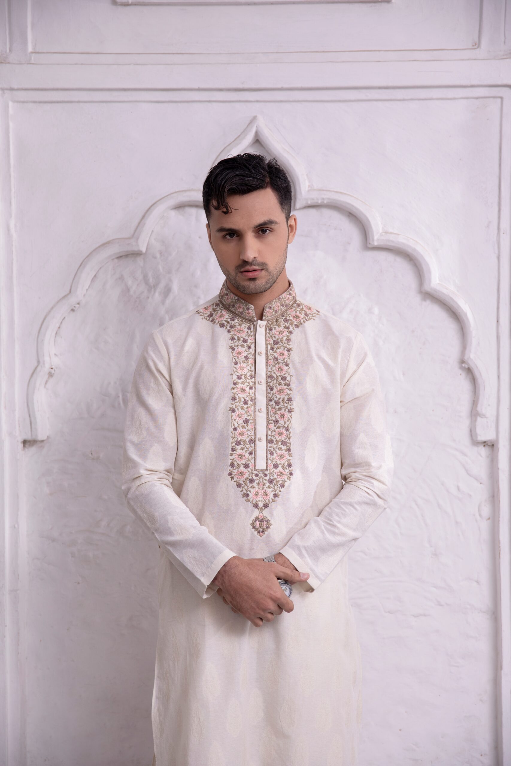 Off-White Hand Embroidered Cotton-Silk Kurta (2-Piece) - Image 3