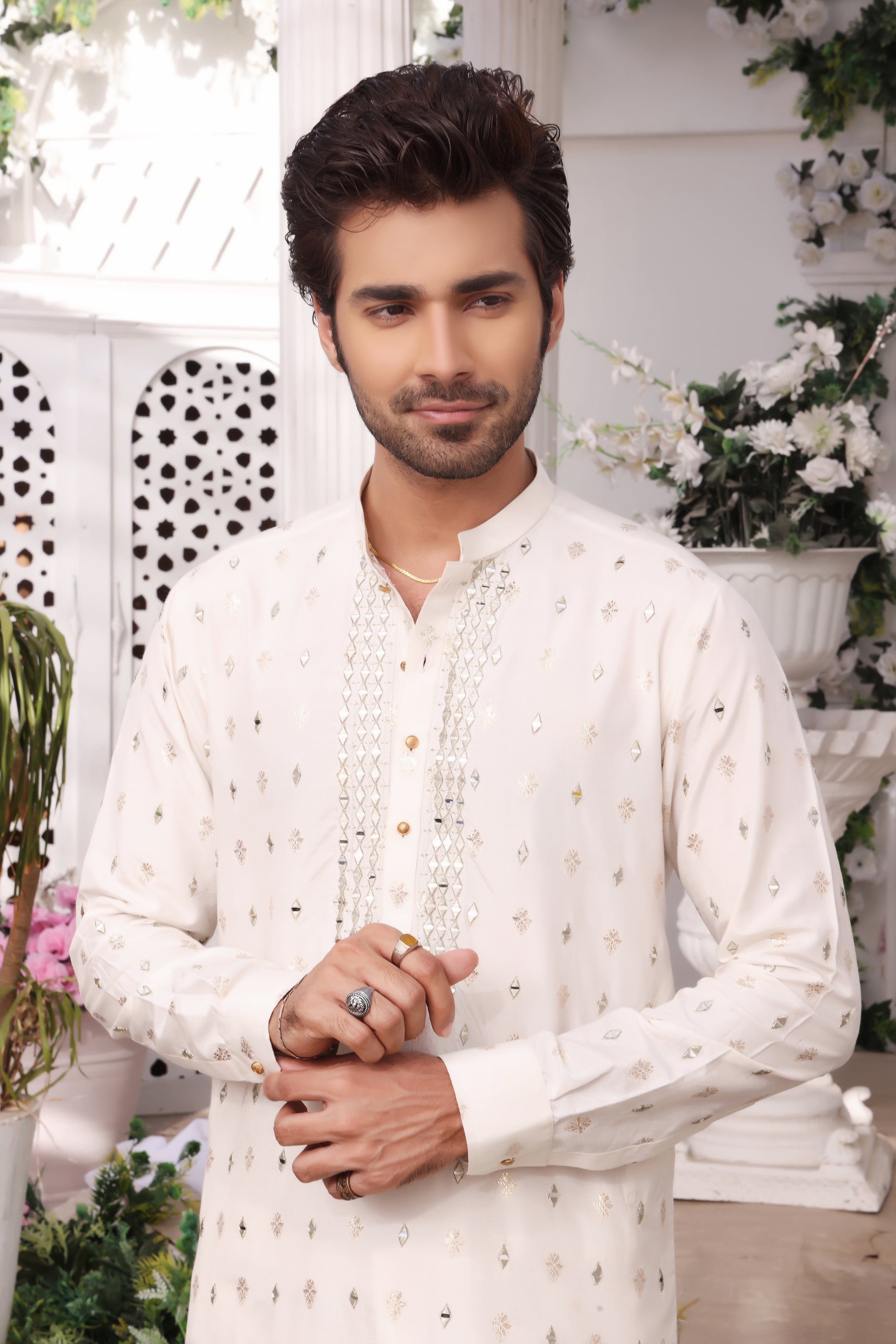 Ivory Mirror Embroidered Cotton Silk Kurta (2-Piece) - Image 2