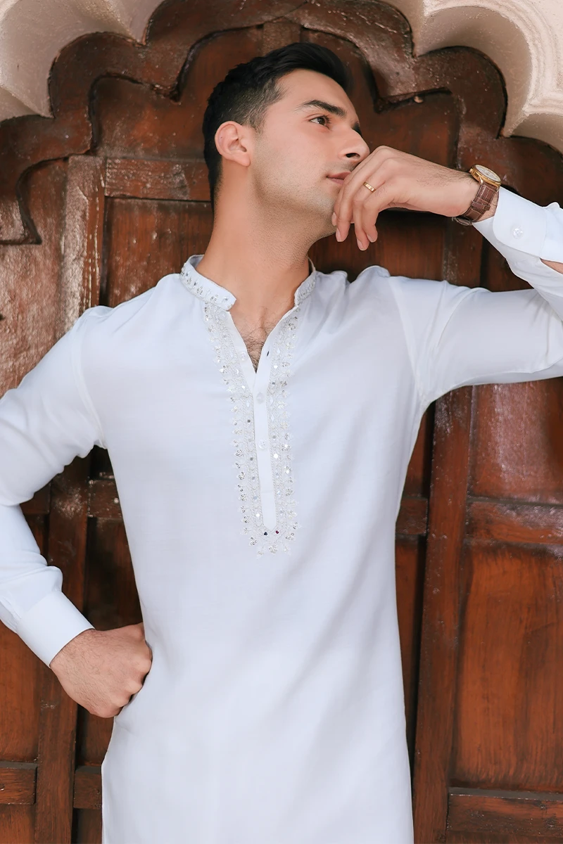 Off-White Embroidered Cotton-Silk Kurta Set (2-Piece) - Image 3