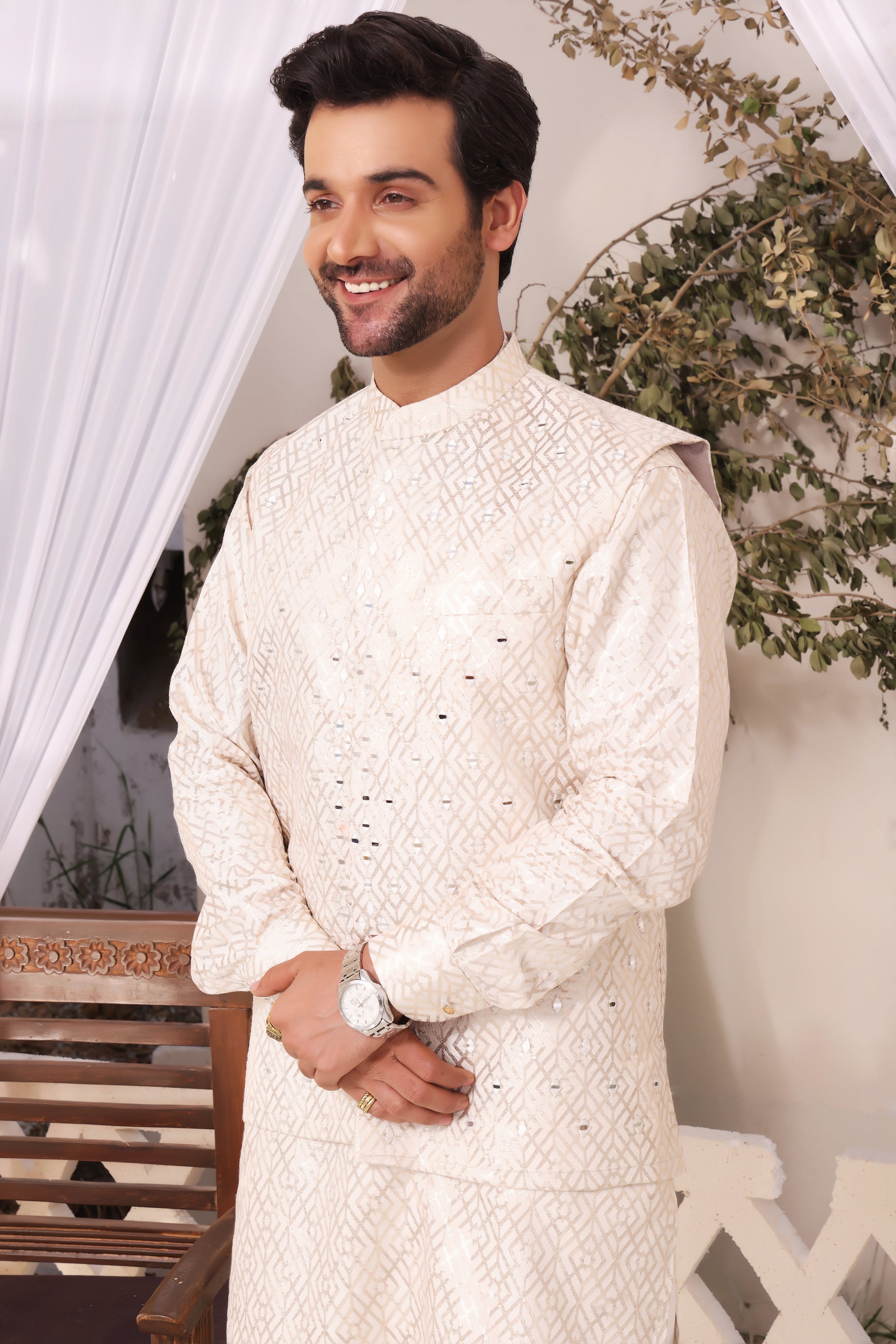 Ivory Mirror Embroidered Cotton Silk Kurta Pajama (2-Piece) - Image 3