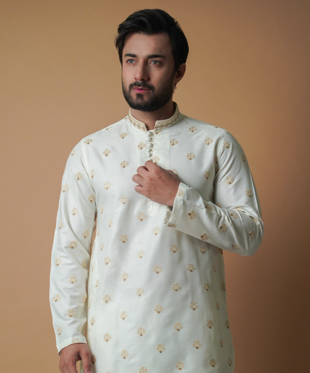 Cream Gold Embroidered Cotton-Silk Kurta Pyjama (2-Piece) - Image 2