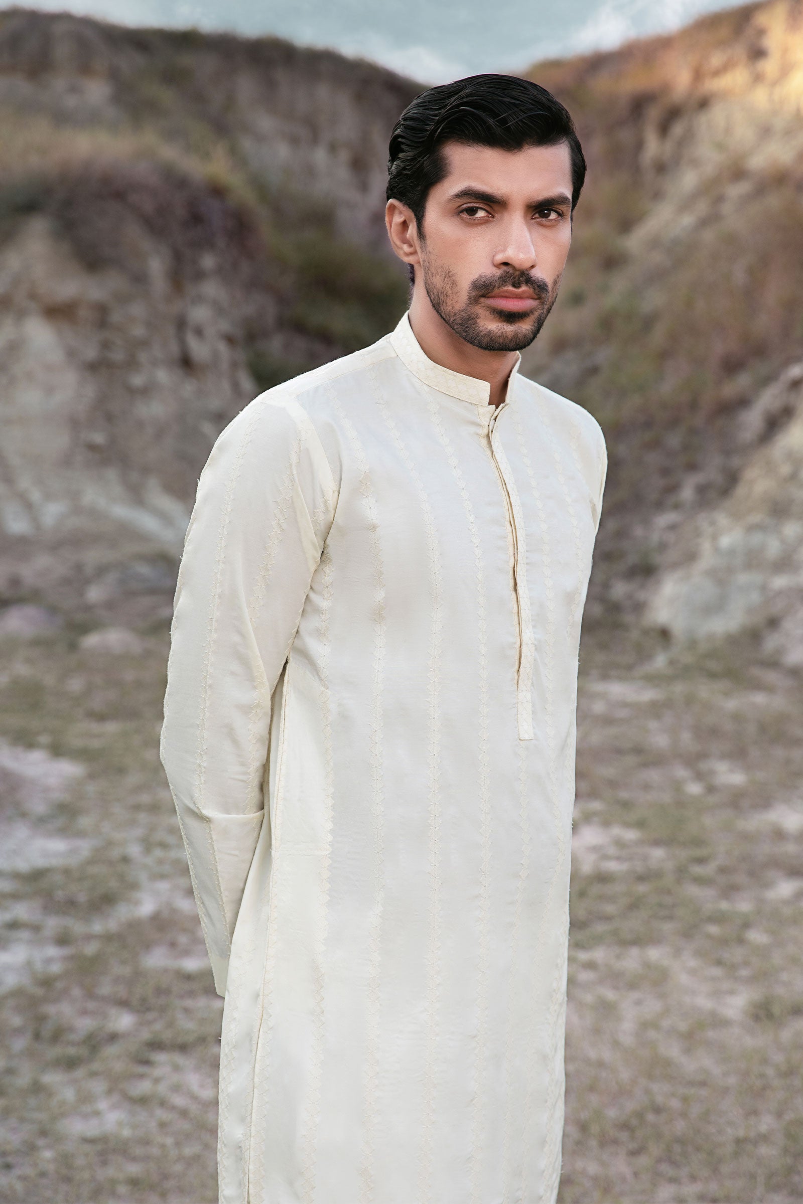 Off-White Embroidered Cotton Kurta (2-Piece) - Image 2