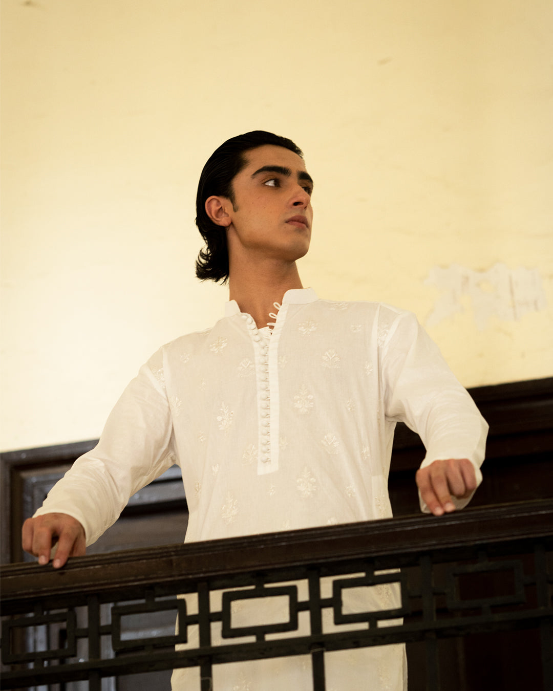 Off-White Embroidered Cotton Kurta Set (2-Piece) - Image 2