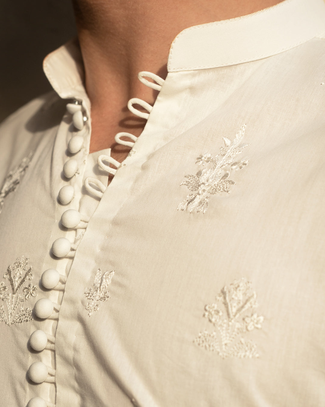 Off-White Embroidered Cotton Kurta Set (2-Piece) - Image 3