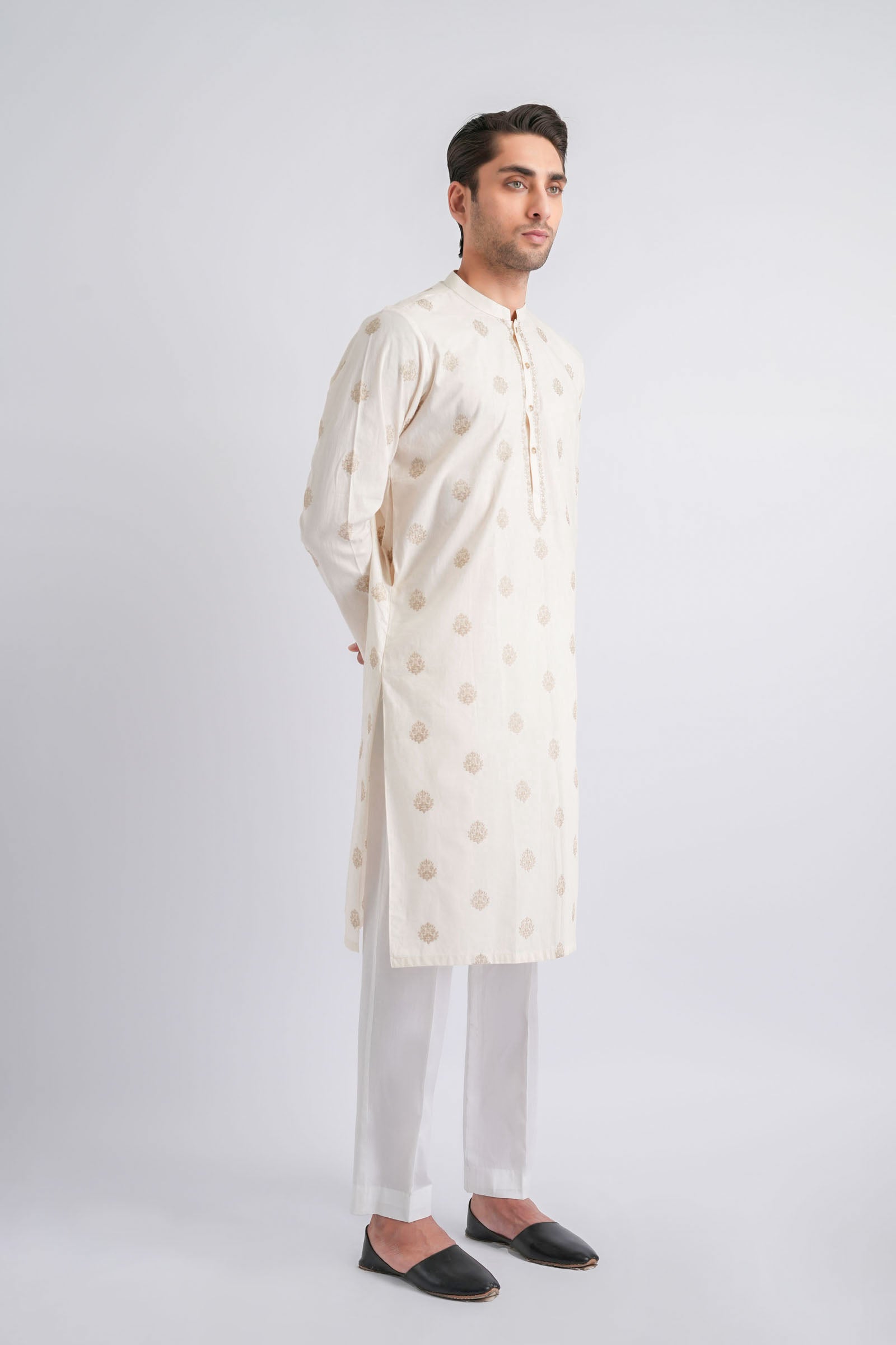 Off-White Embroidered Egyptian Cotton Kurta (2-Piece) - Image 3