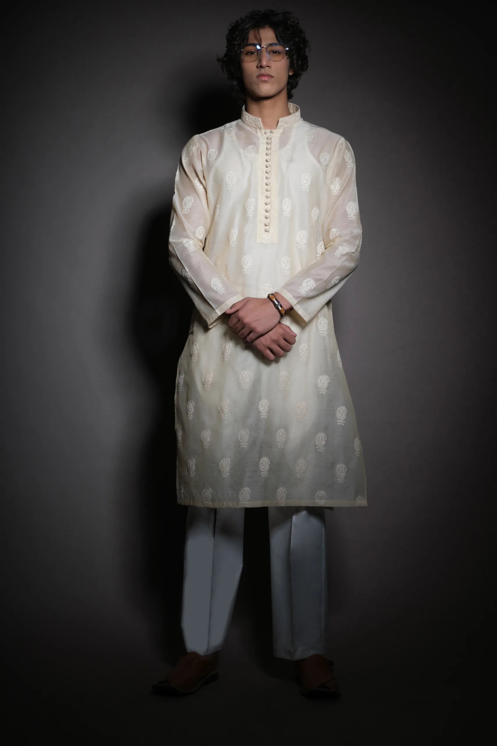 Off-White Embroidered Glass Cotton Kurta (2-Piece) - Image 3