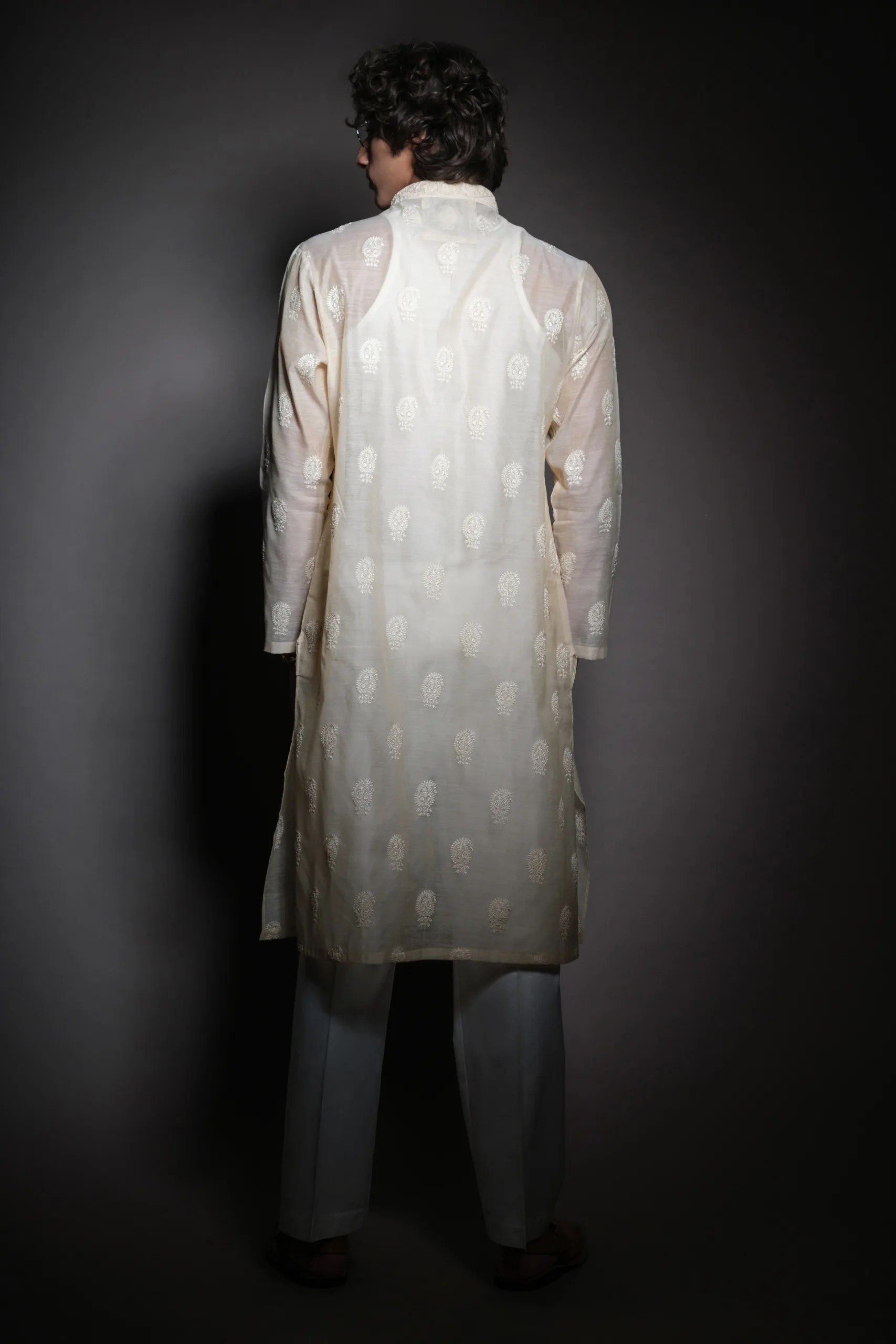 Off-White Embroidered Glass Cotton Kurta (2-Piece) - Image 4