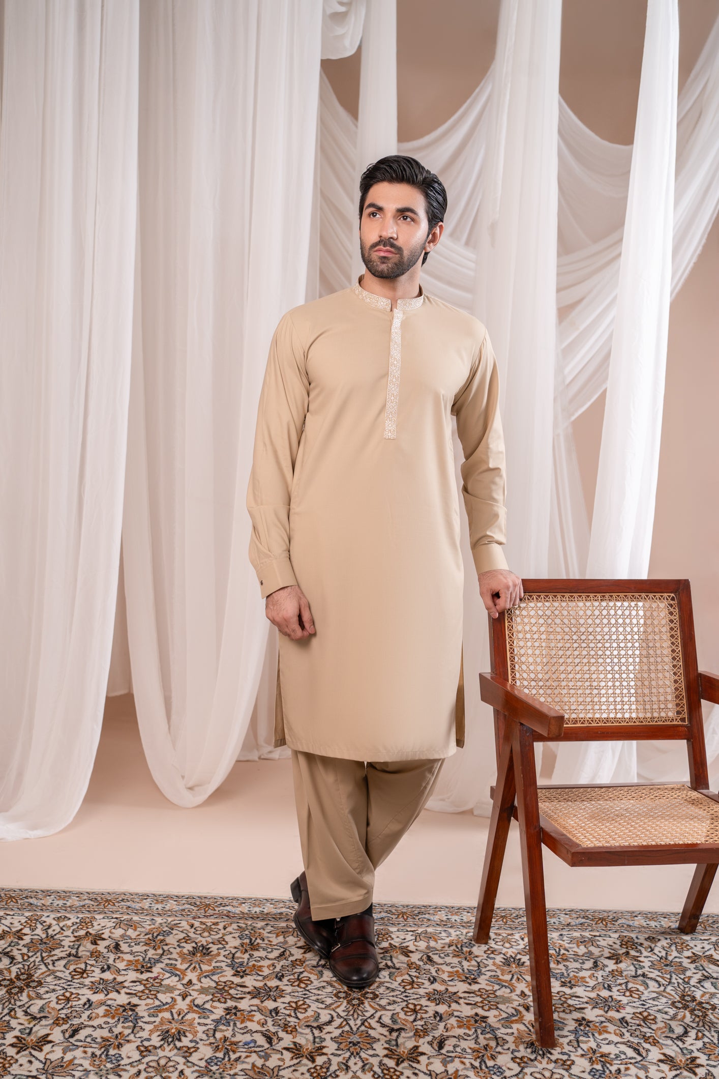 Ivory Embroidered Blended Fabric Kurta Shalwar (2-Piece) - Image 3