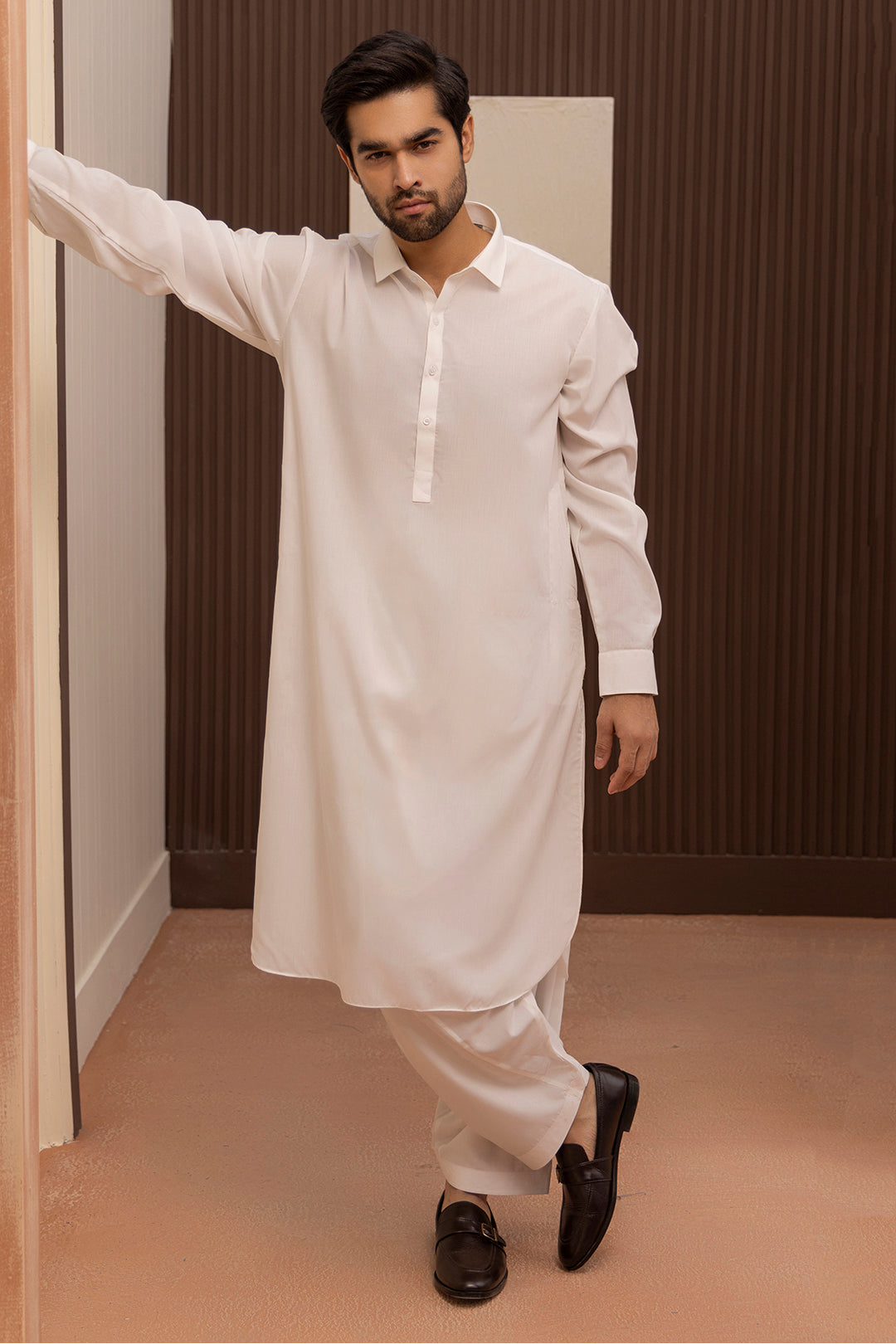 Off-White Blended Fabric Shalwar Kameez (2-Piece) - Image 4