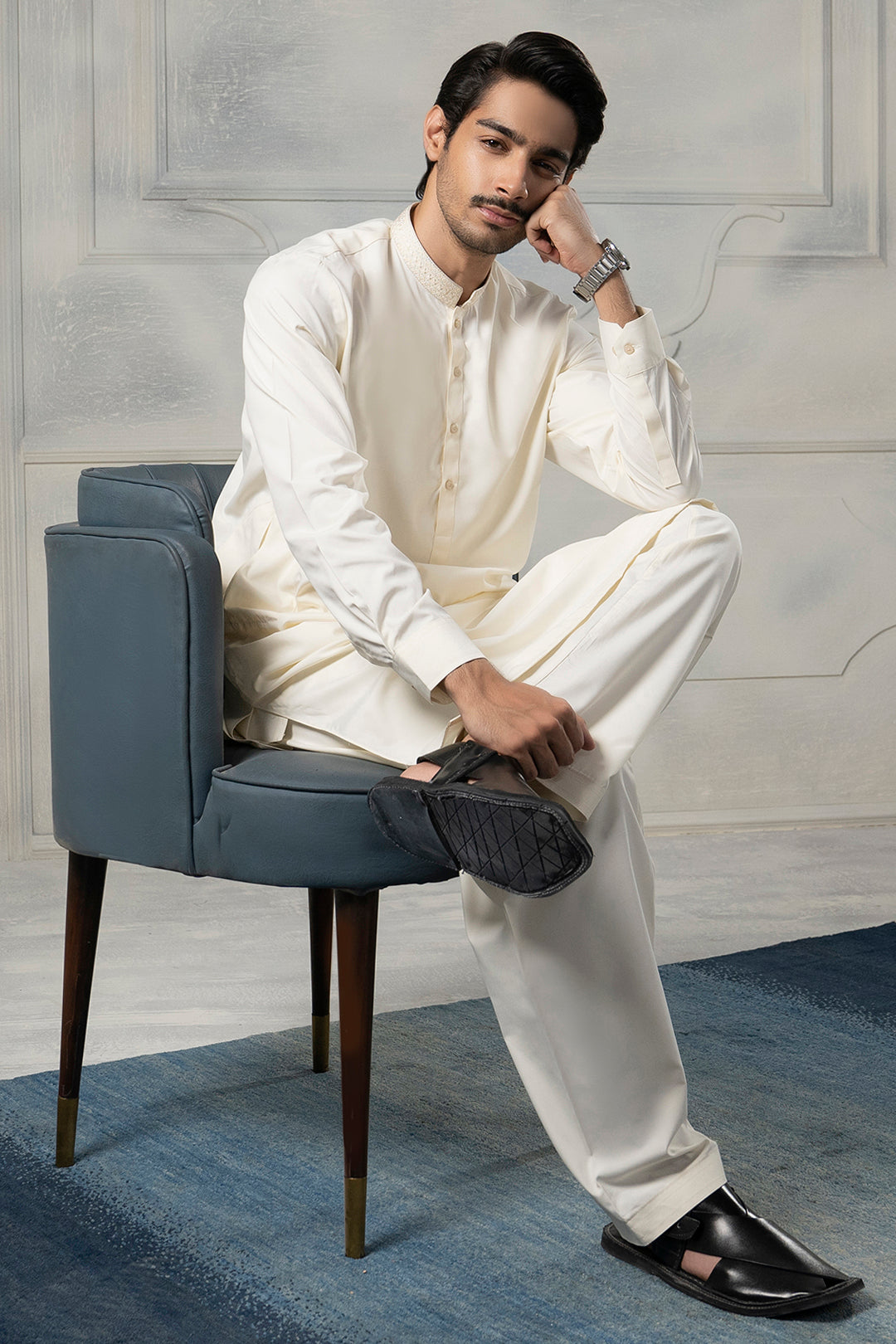 Off-White Bosky Shalwar Kameez (2-Piece) - Image 4