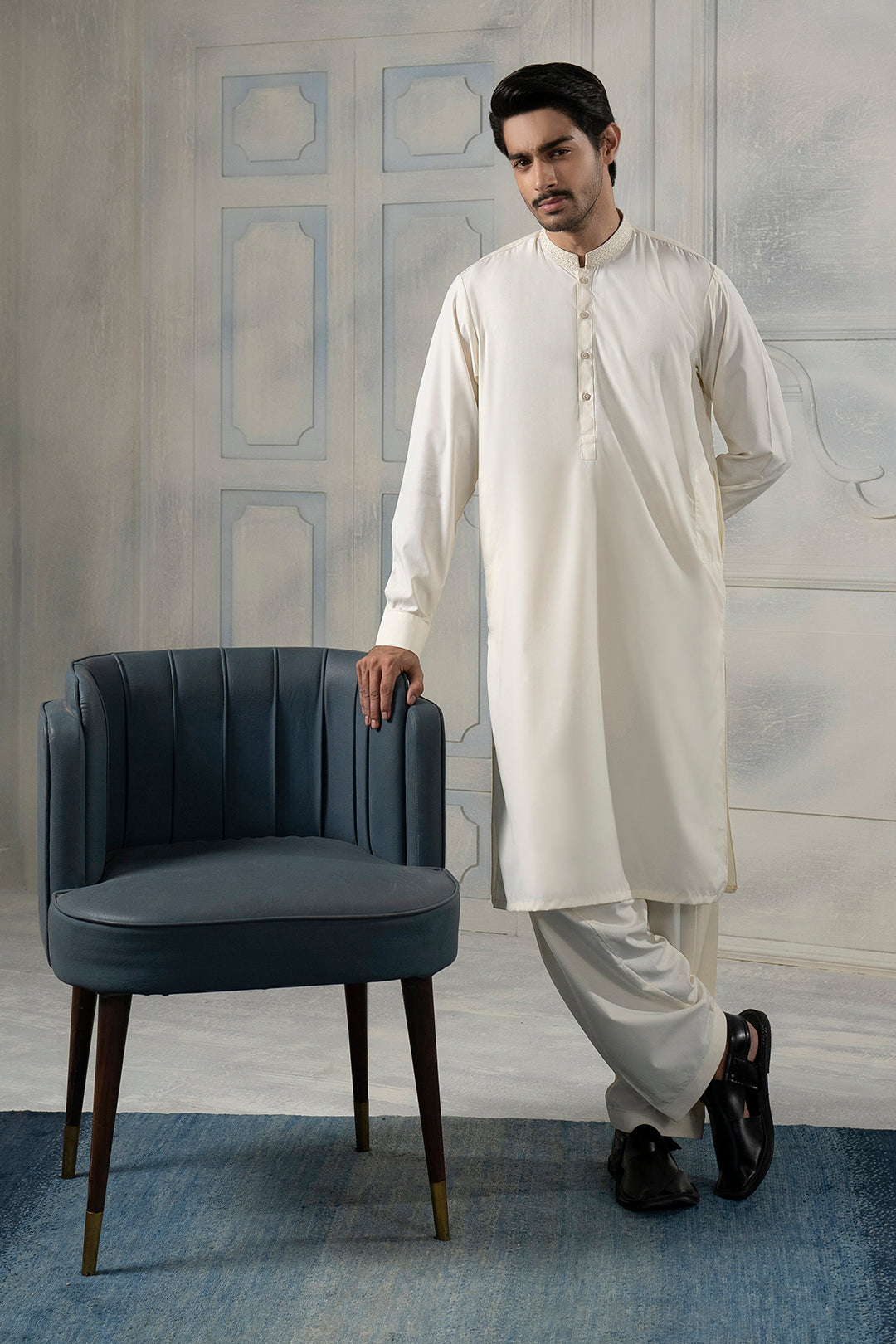 Off-White Bosky Shalwar Kameez (2-Piece) - Image 6