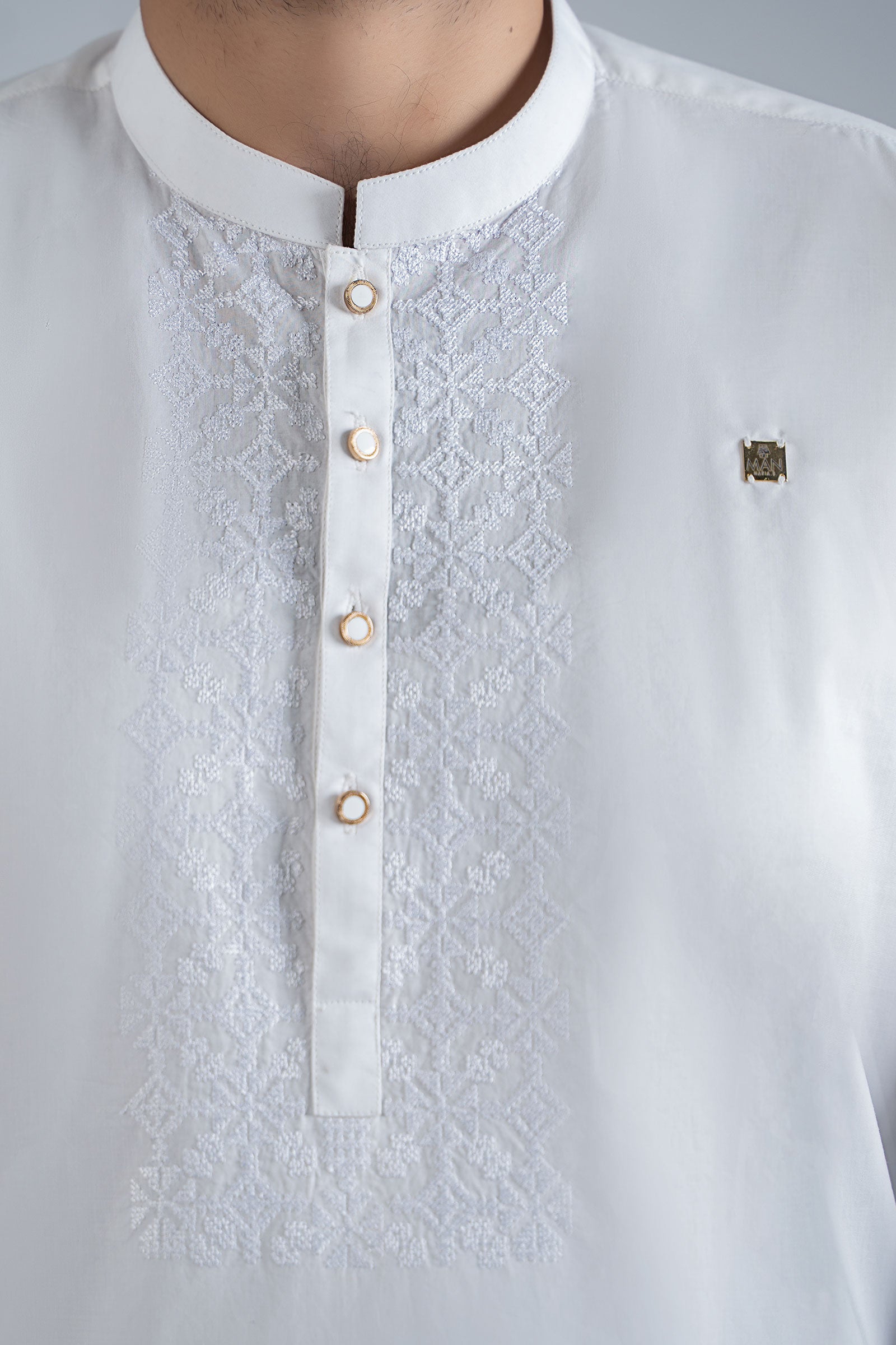 Off White Embroidered Cotton Kurta Shalwar (2-Piece) - Image 2