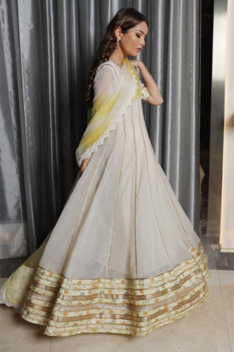 Pakistani Ivory Gota Embellished Cotton Organza Pishwas (2-Piece) - Image 4