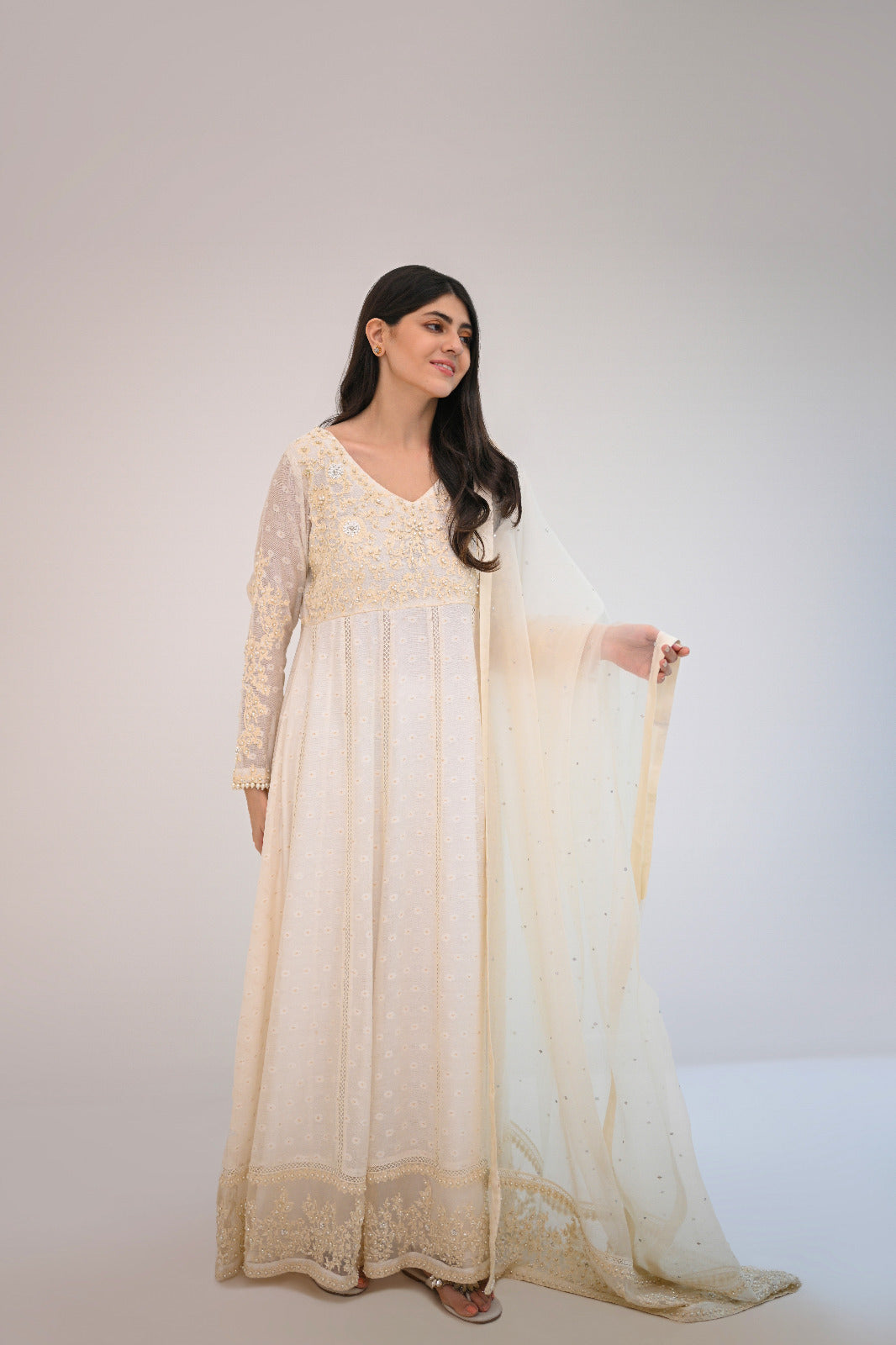 Ivory Ari & Pearl Embroidered Net Pishwas (3-Piece) - Image 2