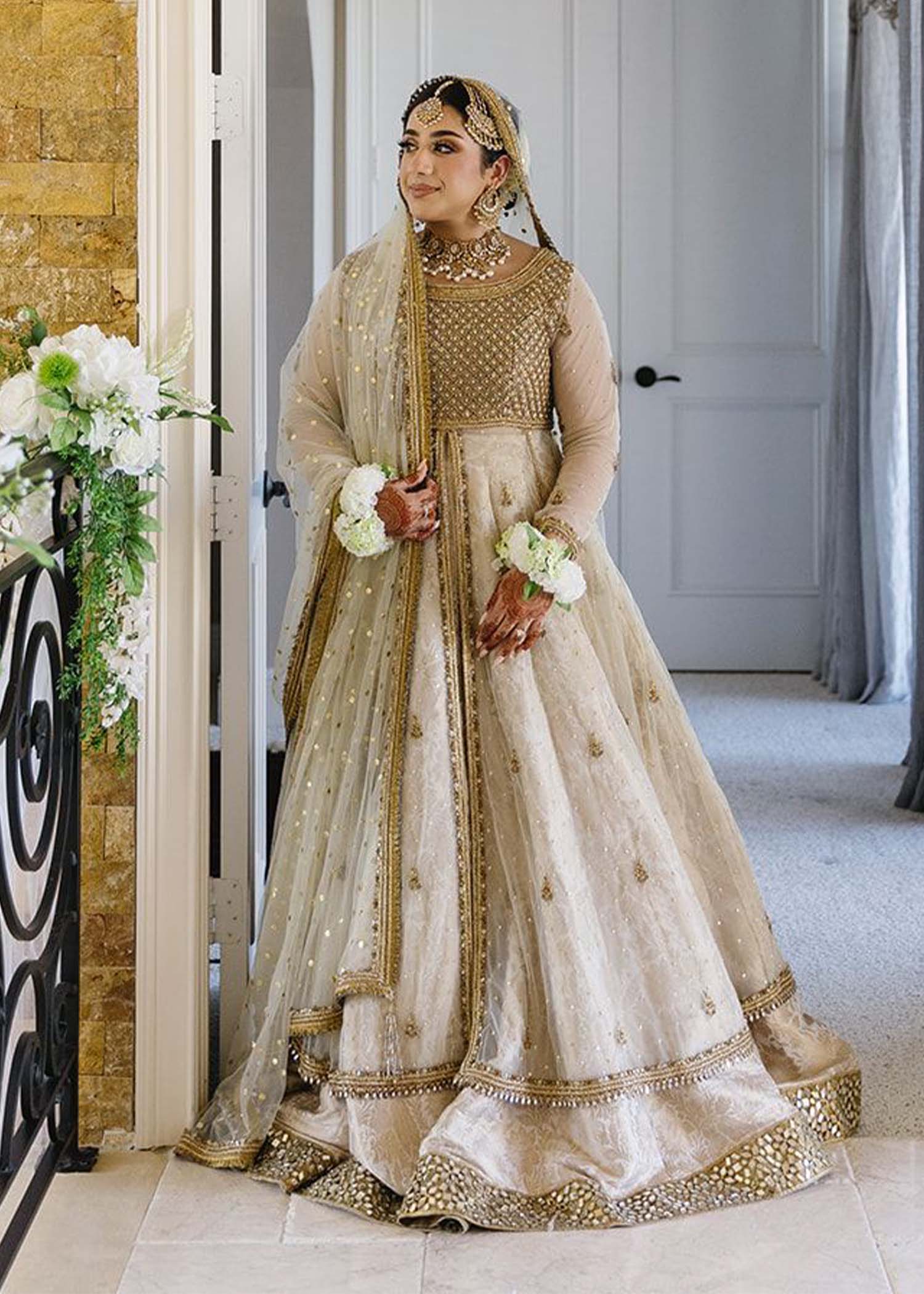 Ivory Mukaish Embroidered Net Jamawar Pishwas (2-Piece) - Image 1